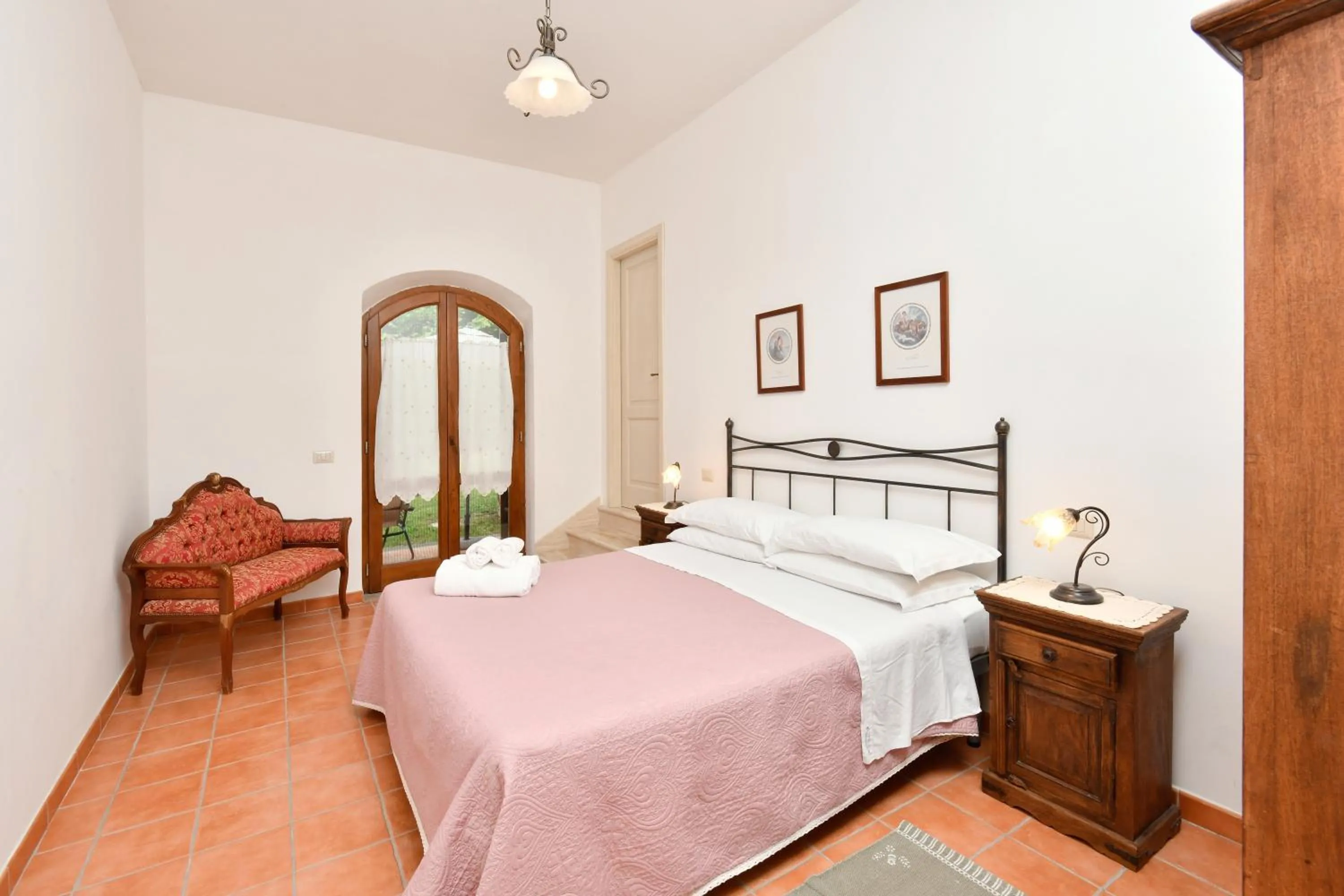 Apartment with Garden View in Casale il Saùco