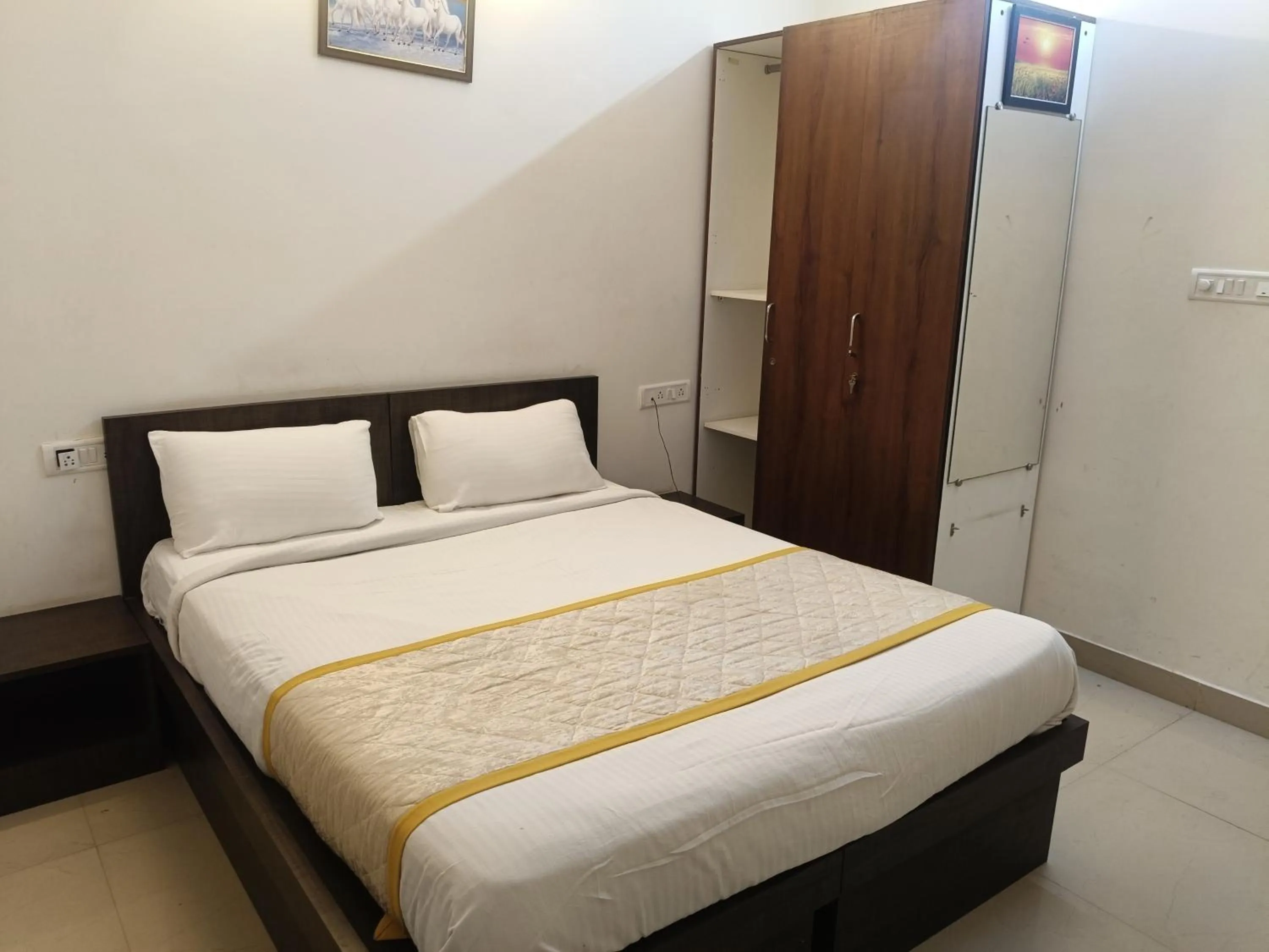 Bed in I Cloud Elite Suites