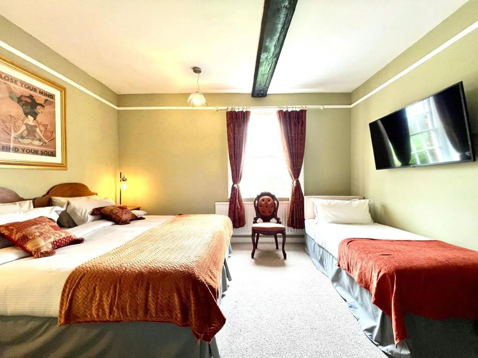 Bed in Colthrop Manor B&B