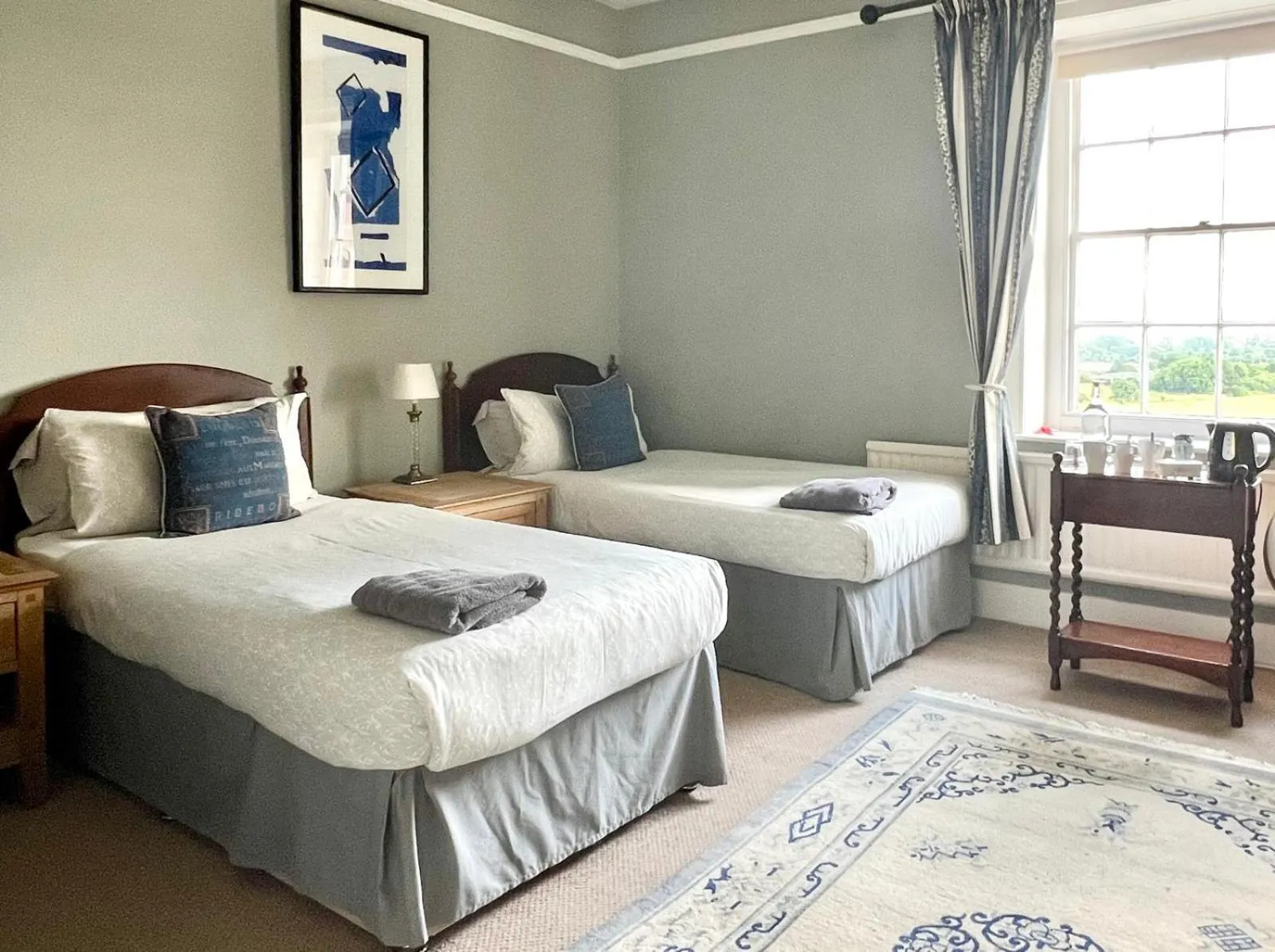 Bed in Colthrop Manor B&B