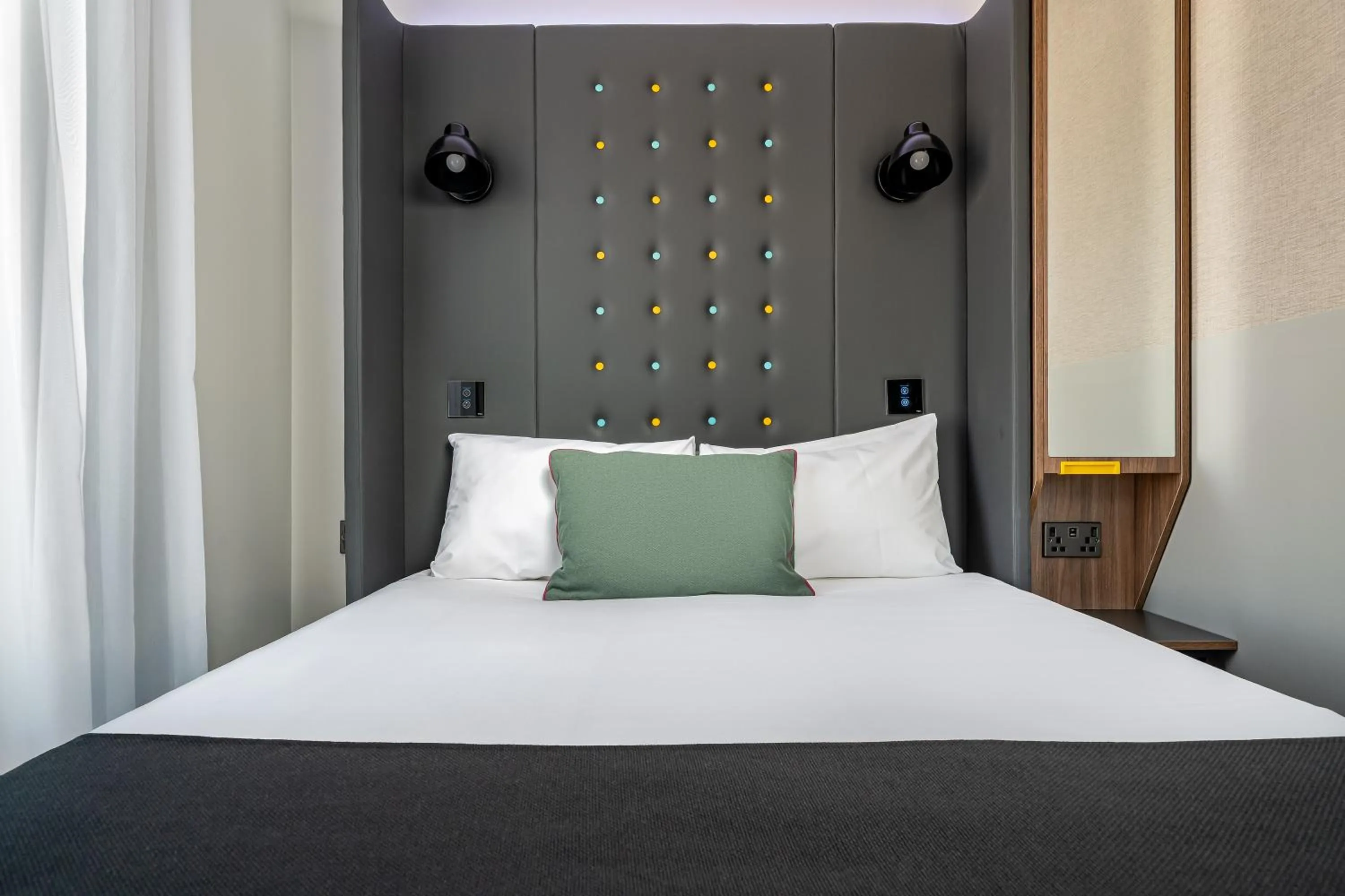 Bedroom, Bed in Point A Hotel London Canary Wharf