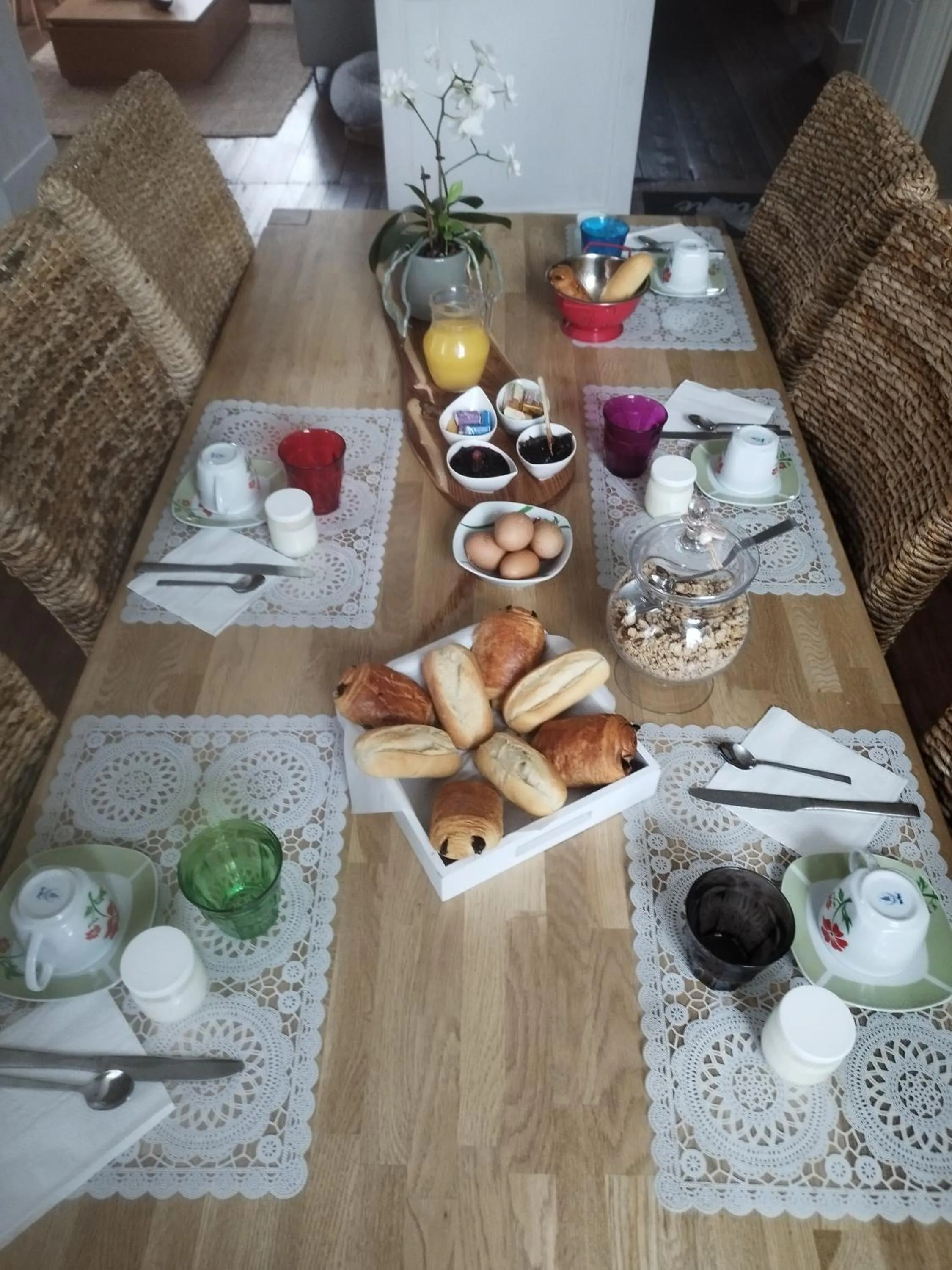 Continental breakfast in Montplaisir