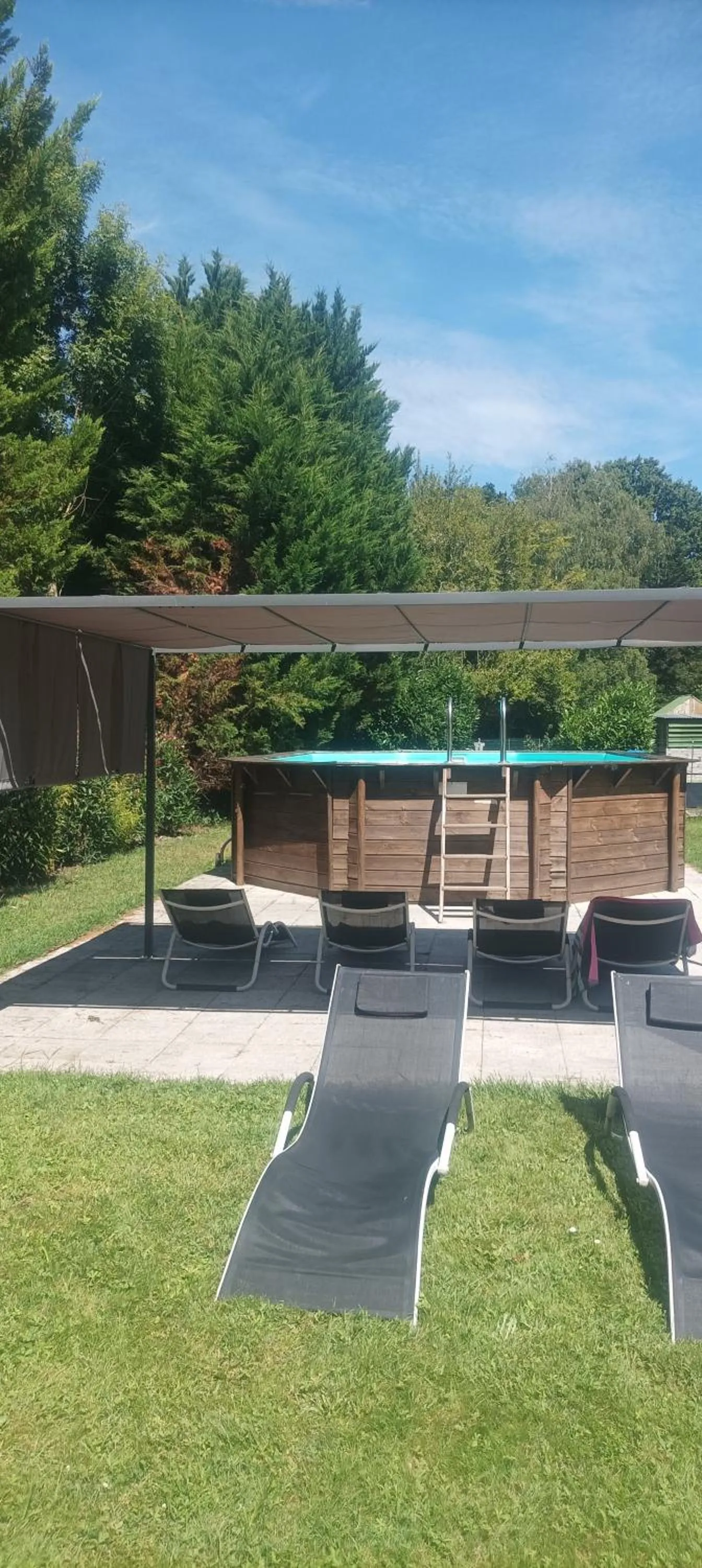 Pool view in Montplaisir