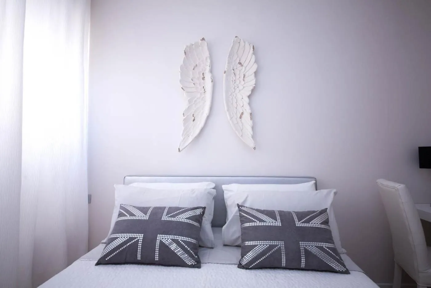 Decorative detail, Bed in Suite 136