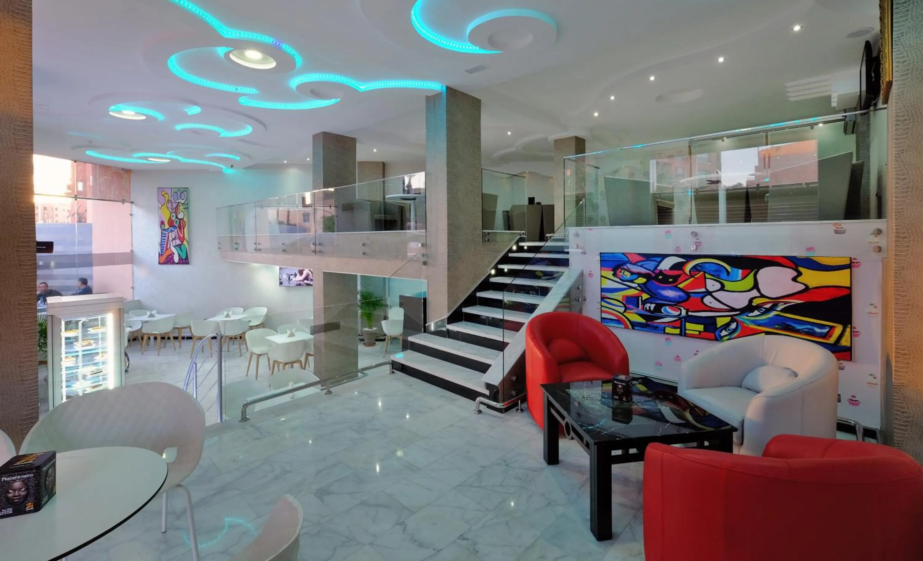 Restaurant/places to eat in Appart Hôtel Mouna