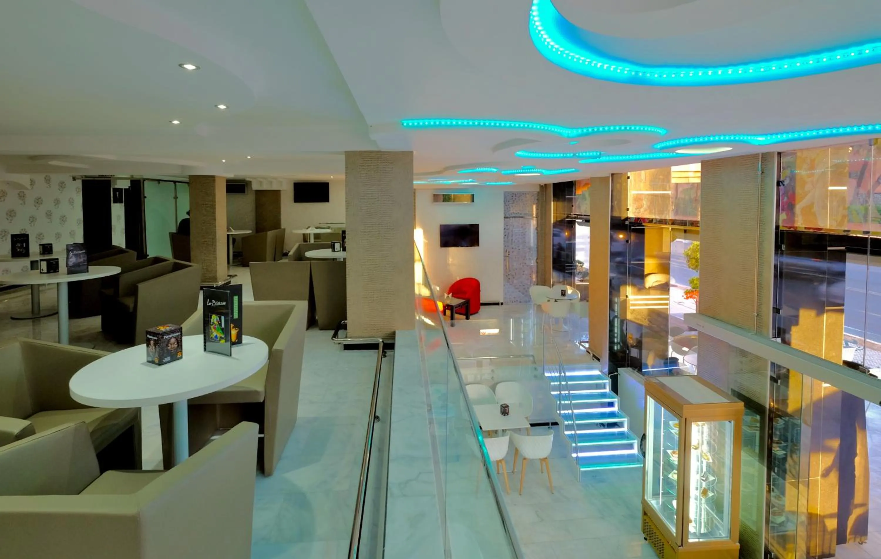 Restaurant/places to eat in Appart Hôtel Mouna