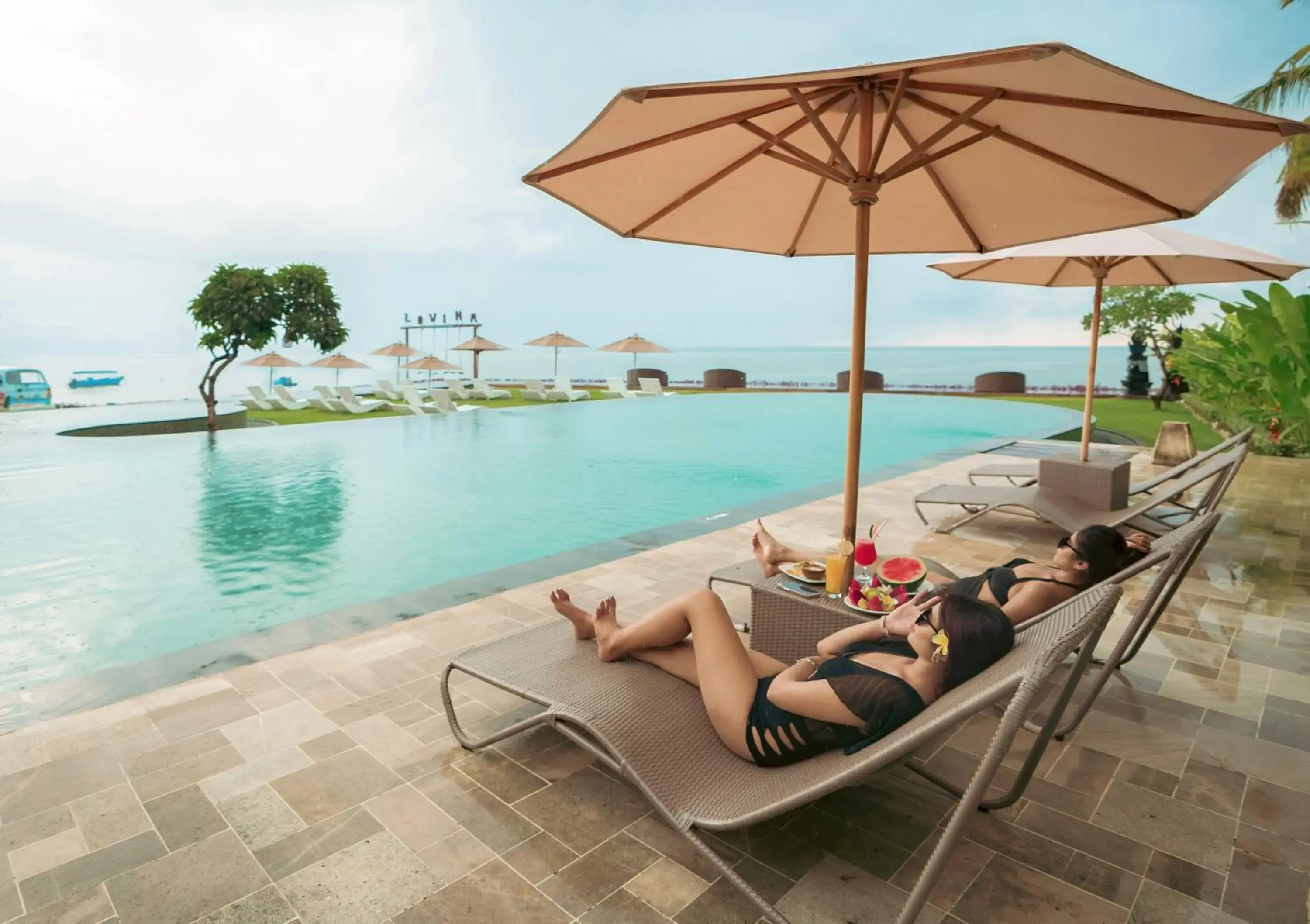 Pool view in Lovina Beach Club & Resort Pool view in Lovina Beach Club & Resort