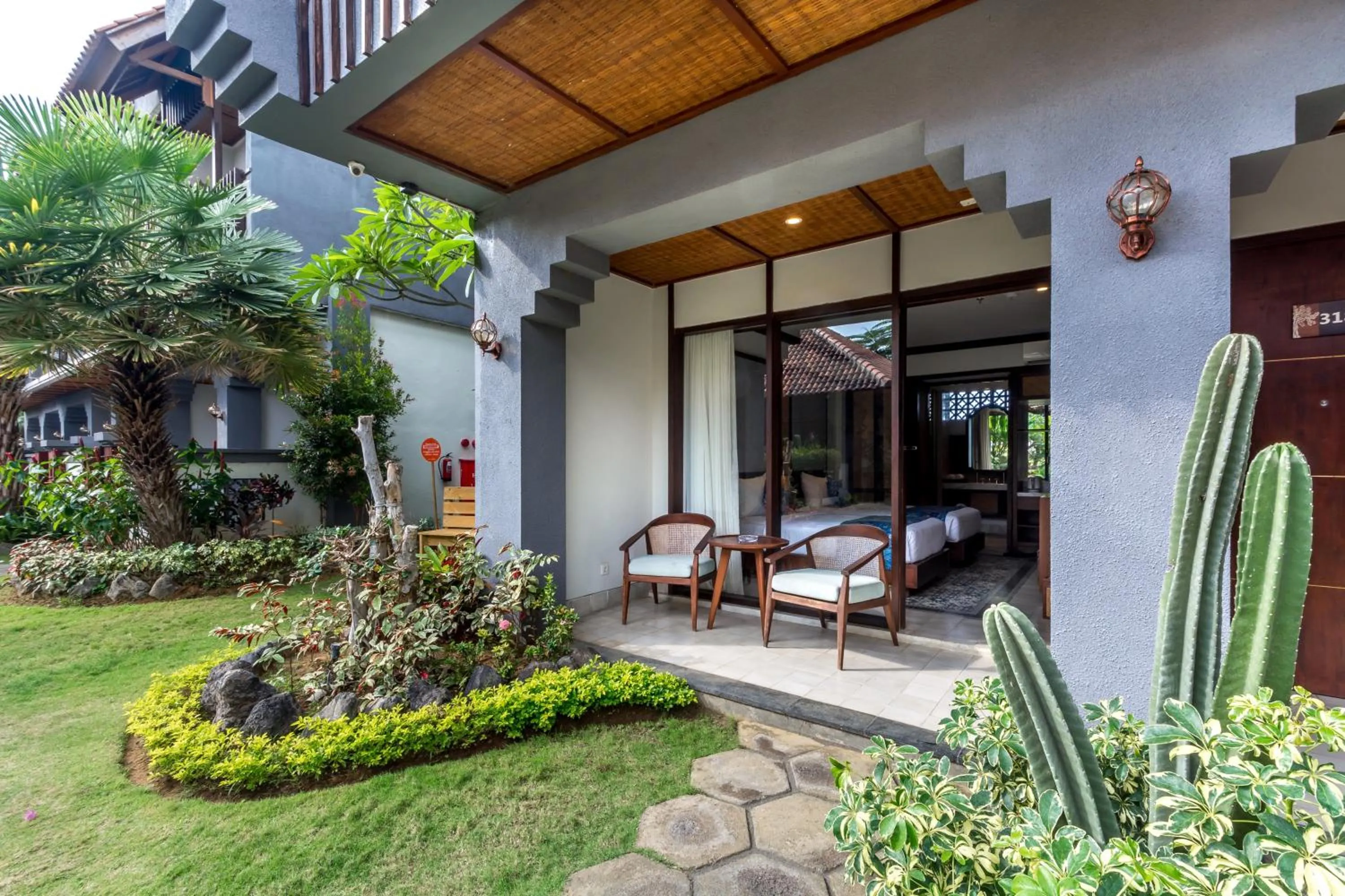 Garden in Lovina Beach Club & Resort