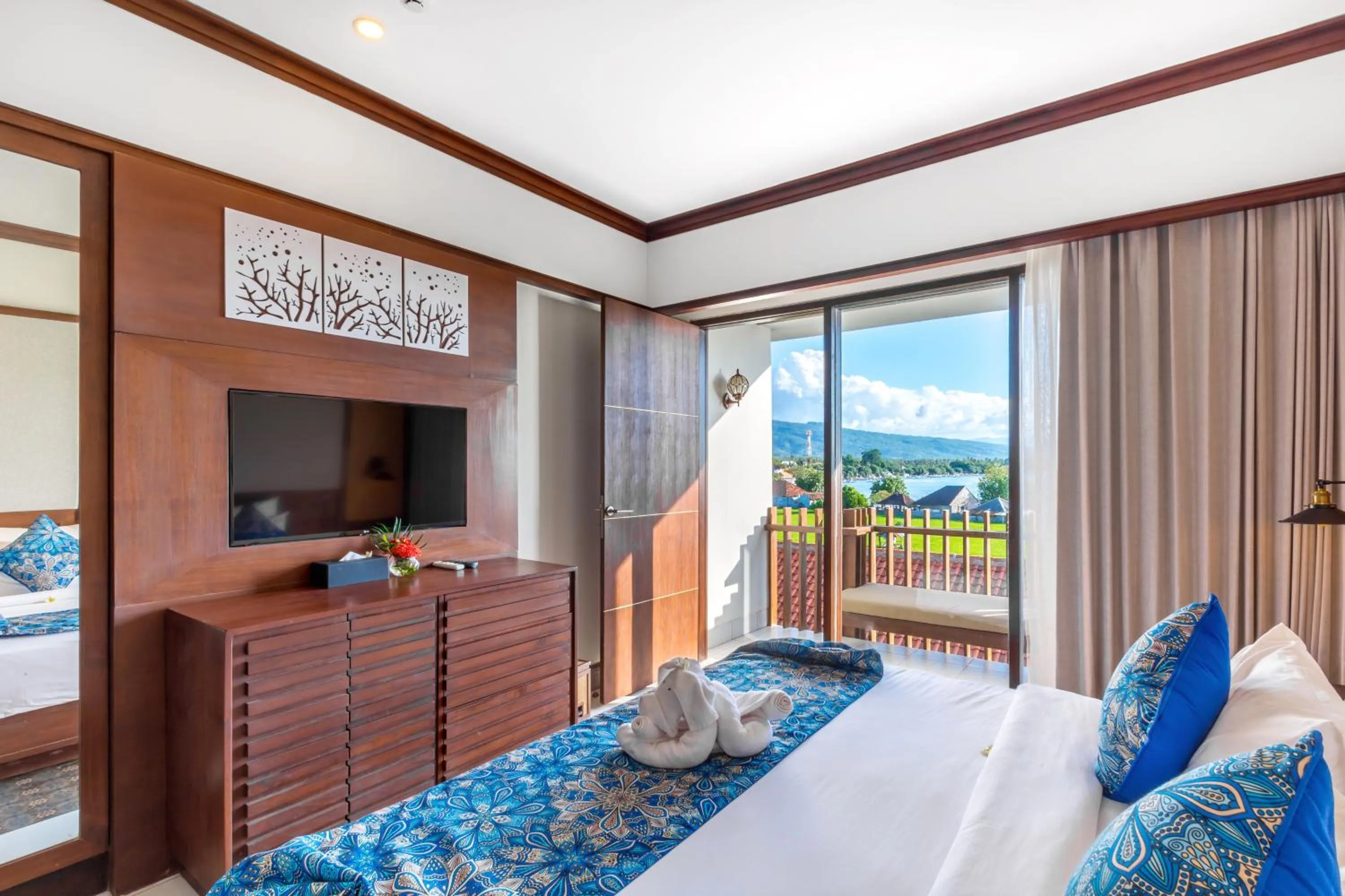 Deluxe Ocean Room with Shuttle in Lovina Beach Club & Resort