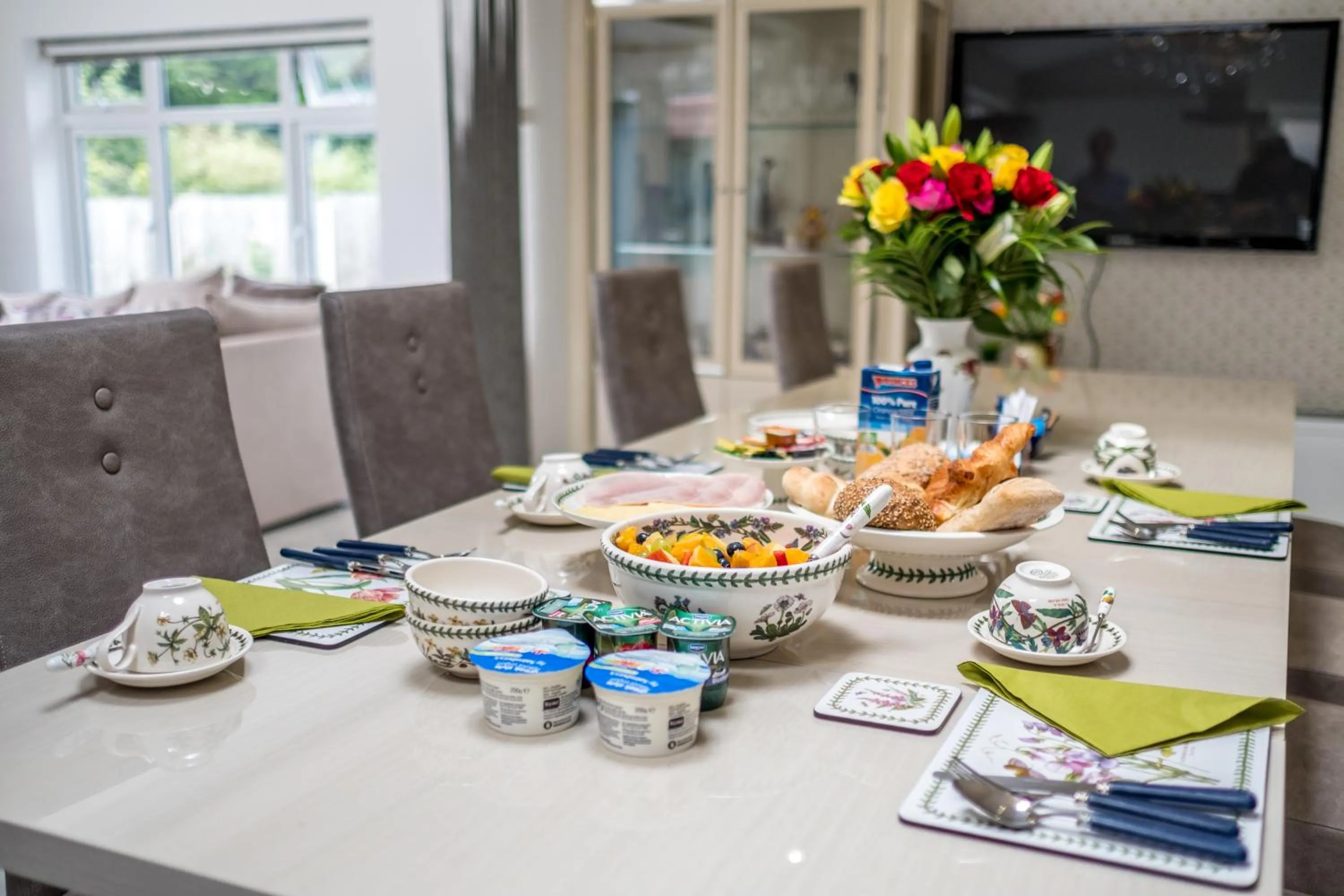 Food and drinks in Katolondonhaus