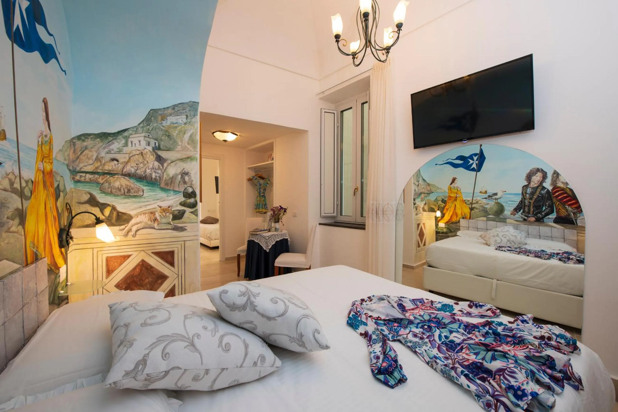 Bed in Hotel Antica Repubblica in Amalfi center at 100mt from the sea