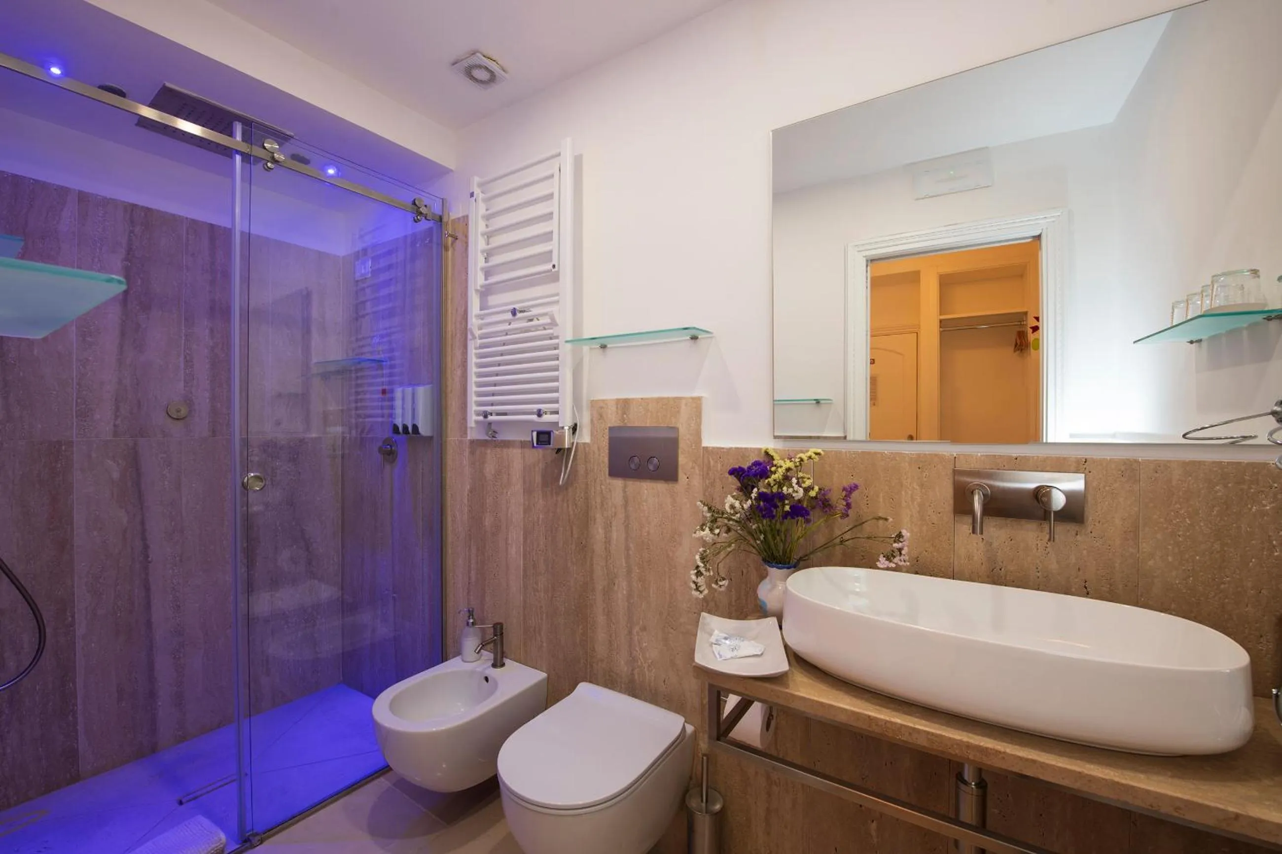 Bathroom in Hotel Antica Repubblica in Amalfi center at 100mt from the sea