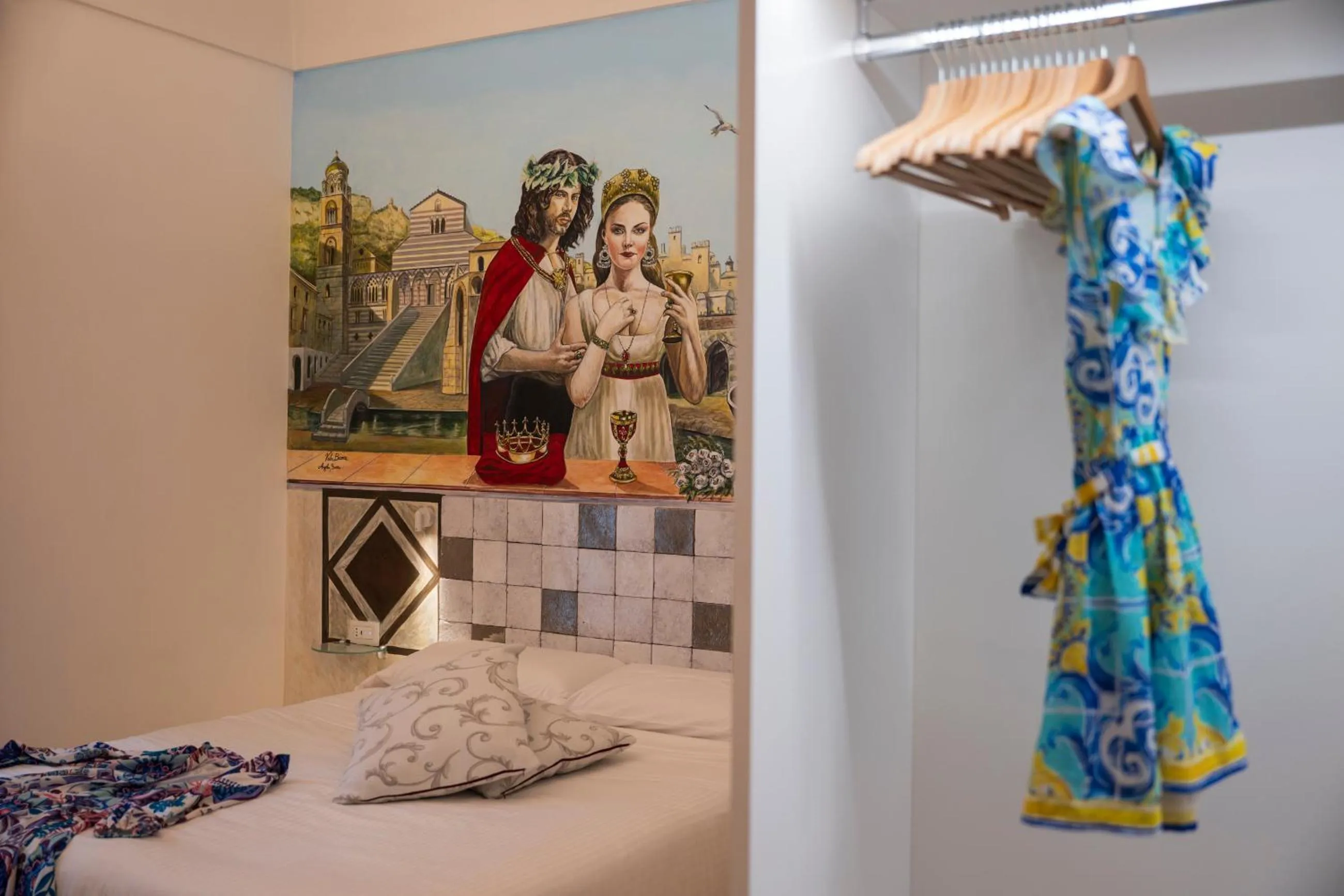 wardrobe in Hotel Antica Repubblica in Amalfi center at 100mt from the sea