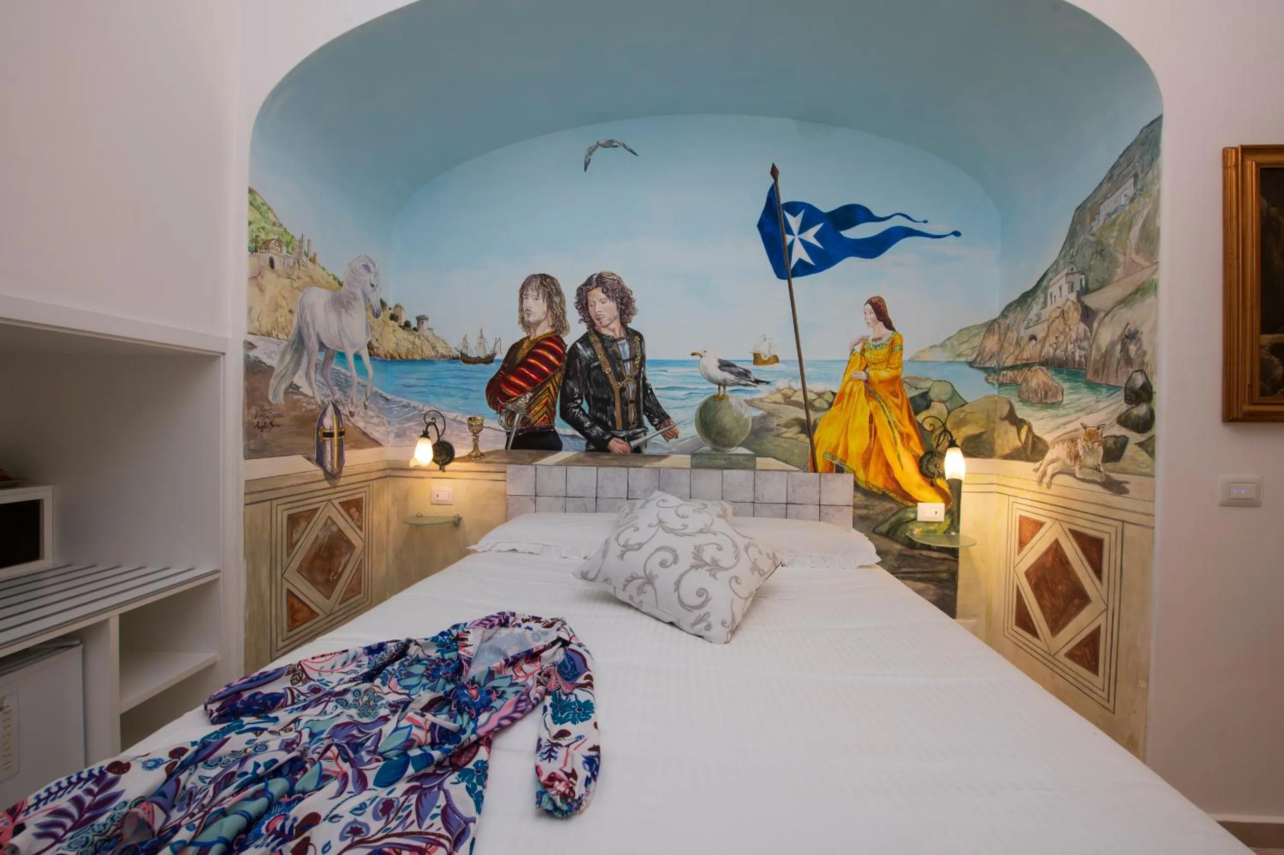 Bed in Hotel Antica Repubblica in Amalfi center at 100mt from the sea