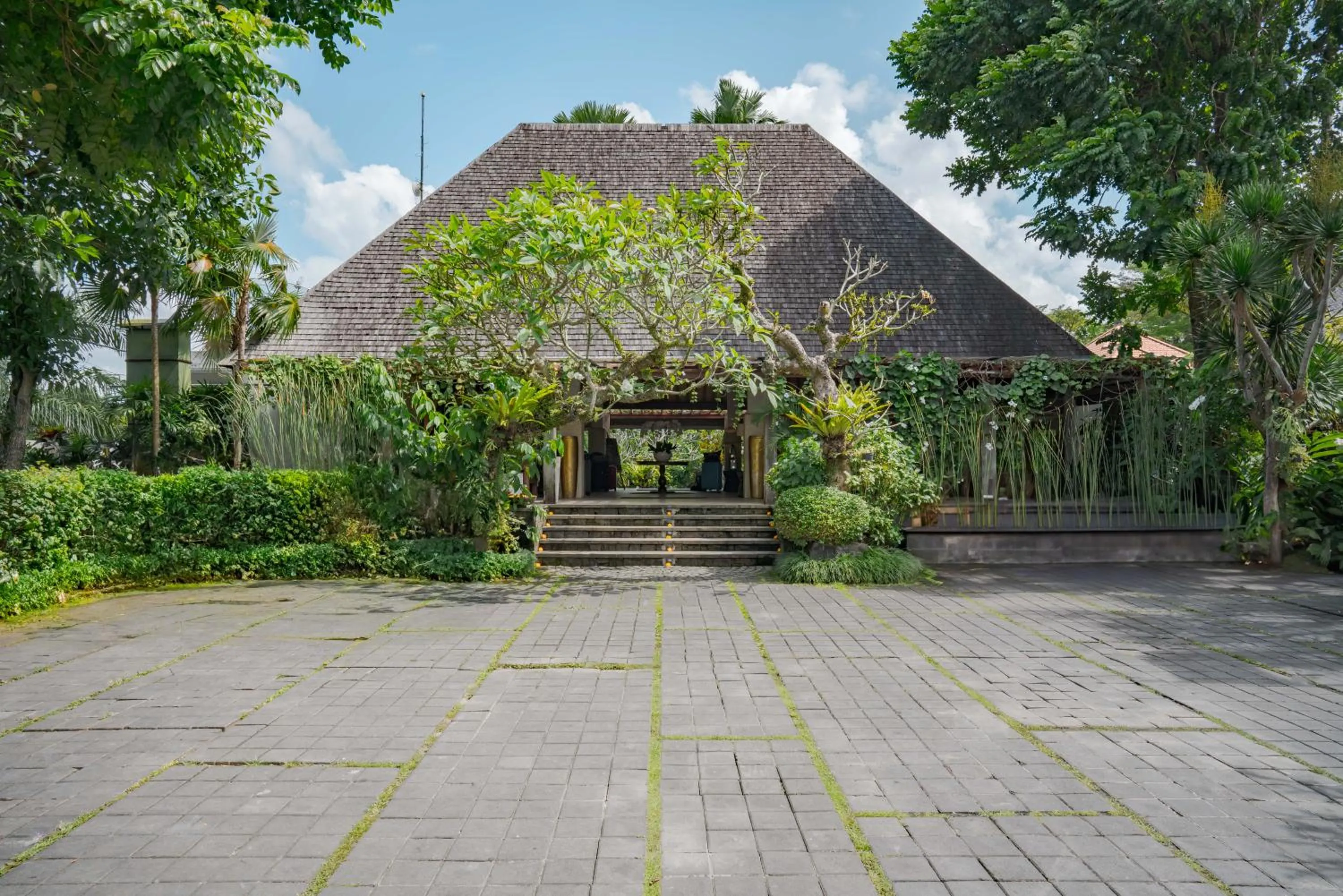 Property building in Goya Boutique Resort