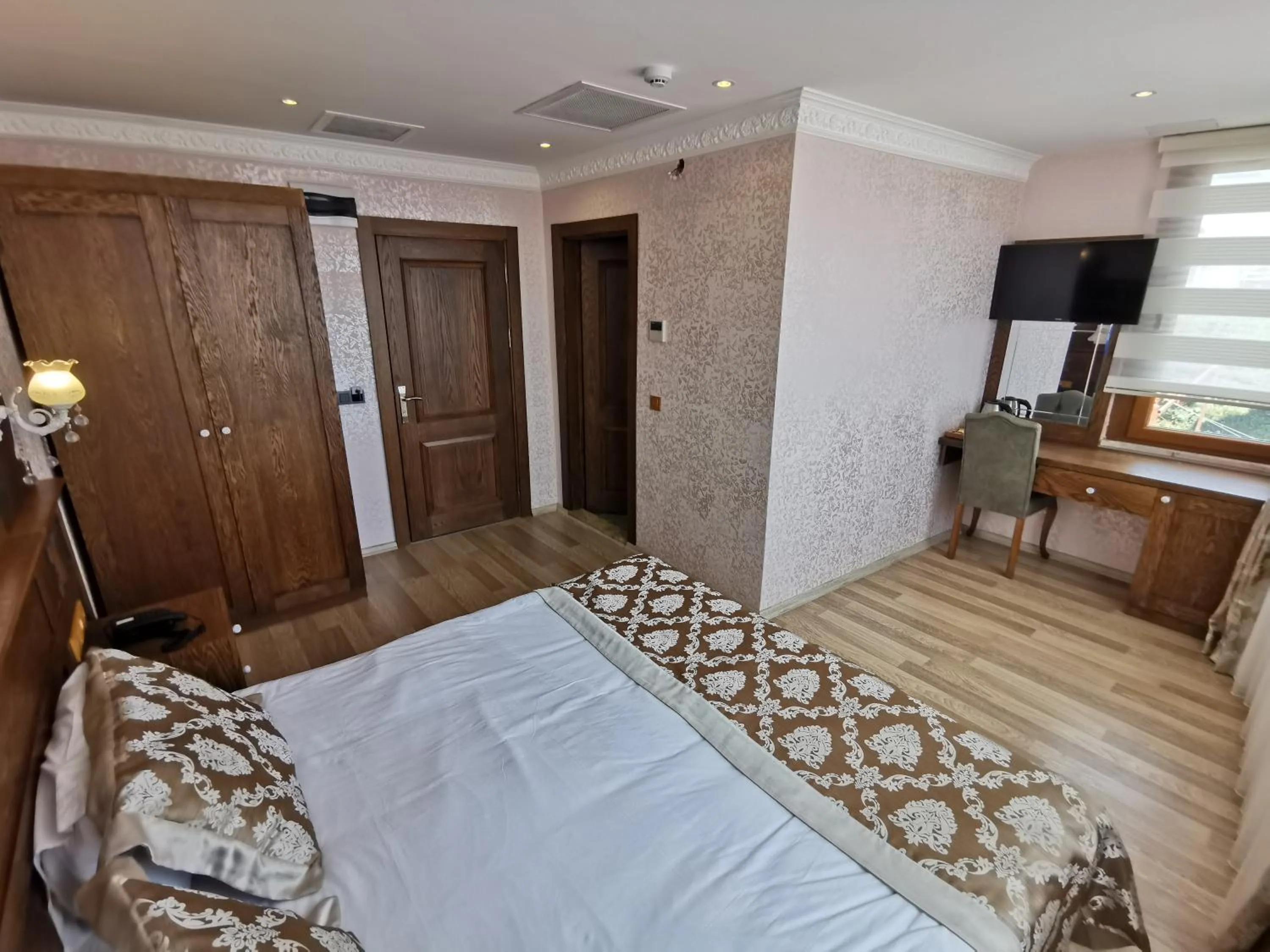 Massage, Bed in Perapolis Hotel