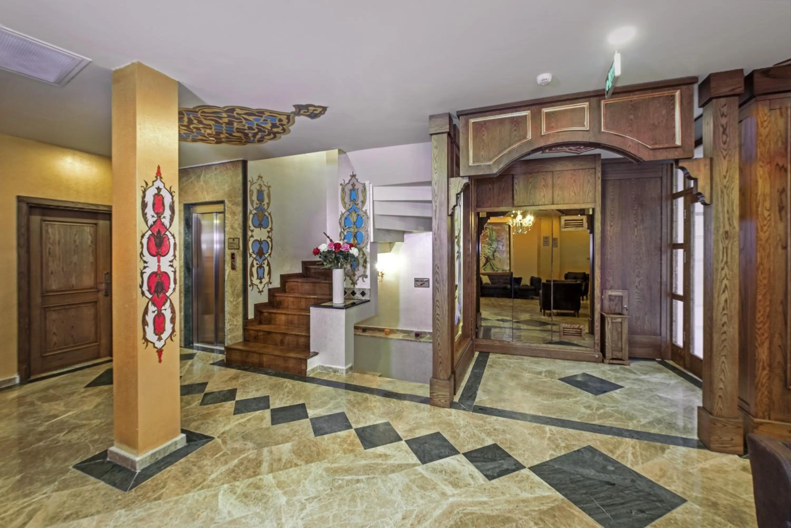 Lobby or reception in Perapolis Hotel