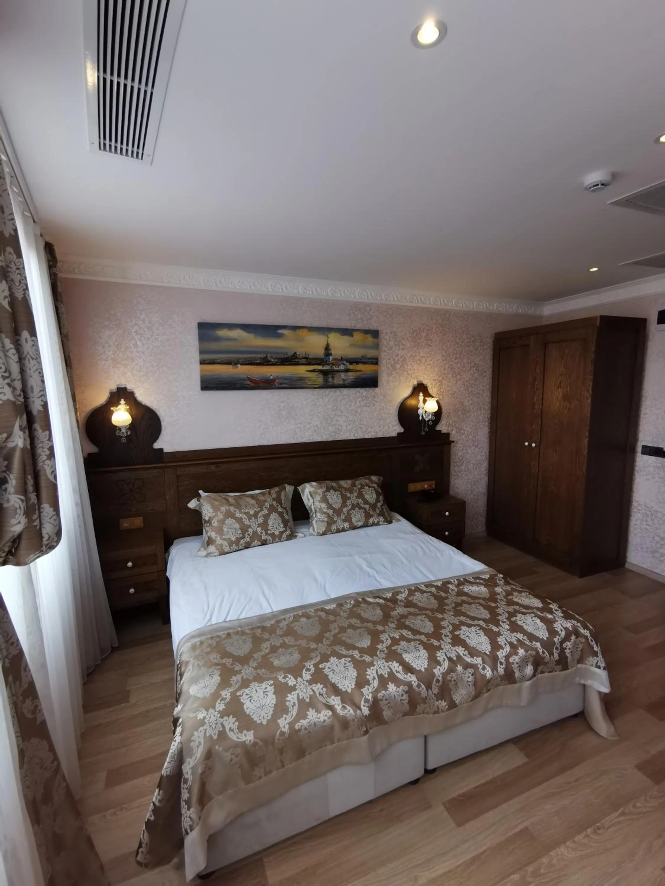 Massage, Bed in Perapolis Hotel