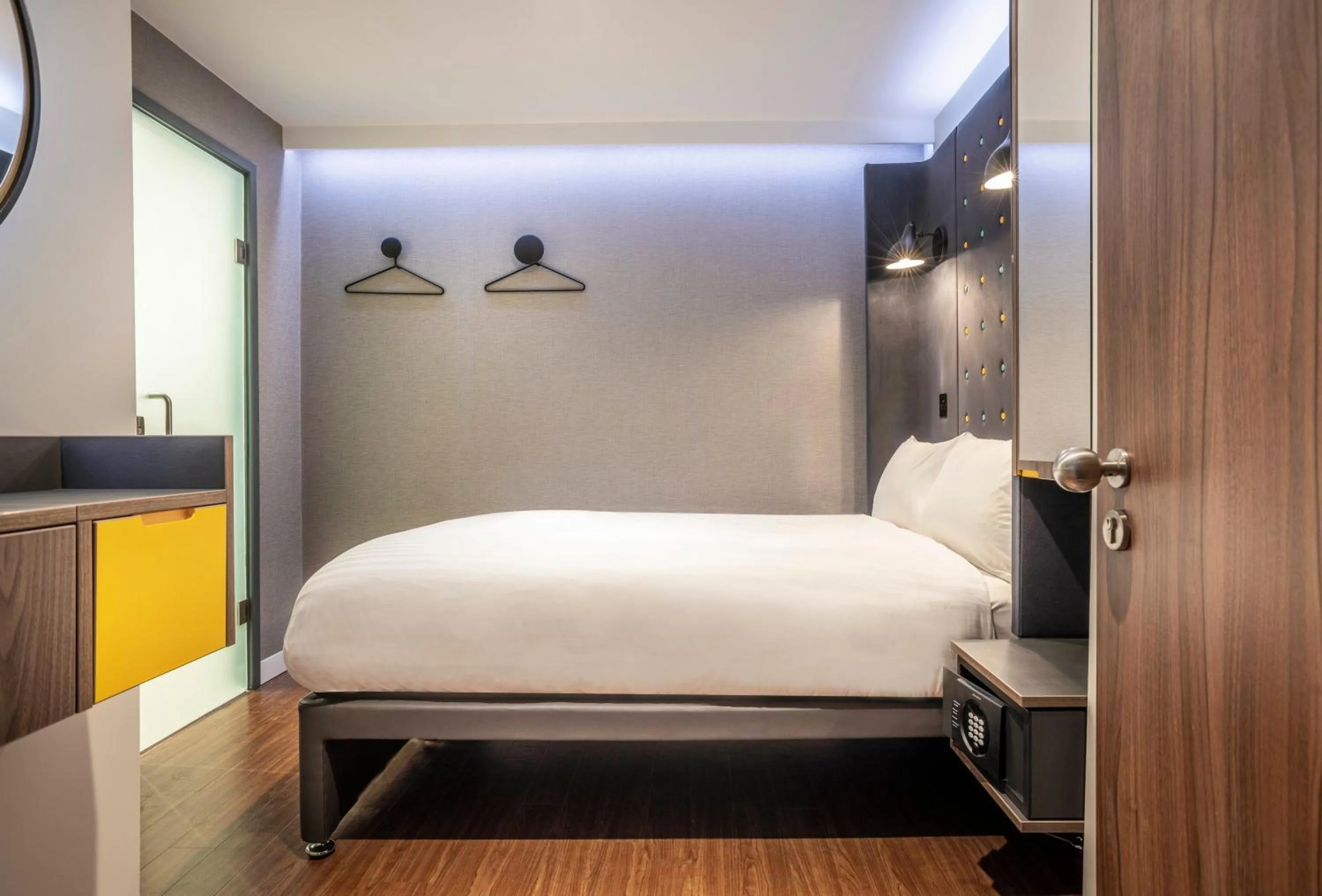 Bedroom, Bed in Point A Hotel London Paddington
