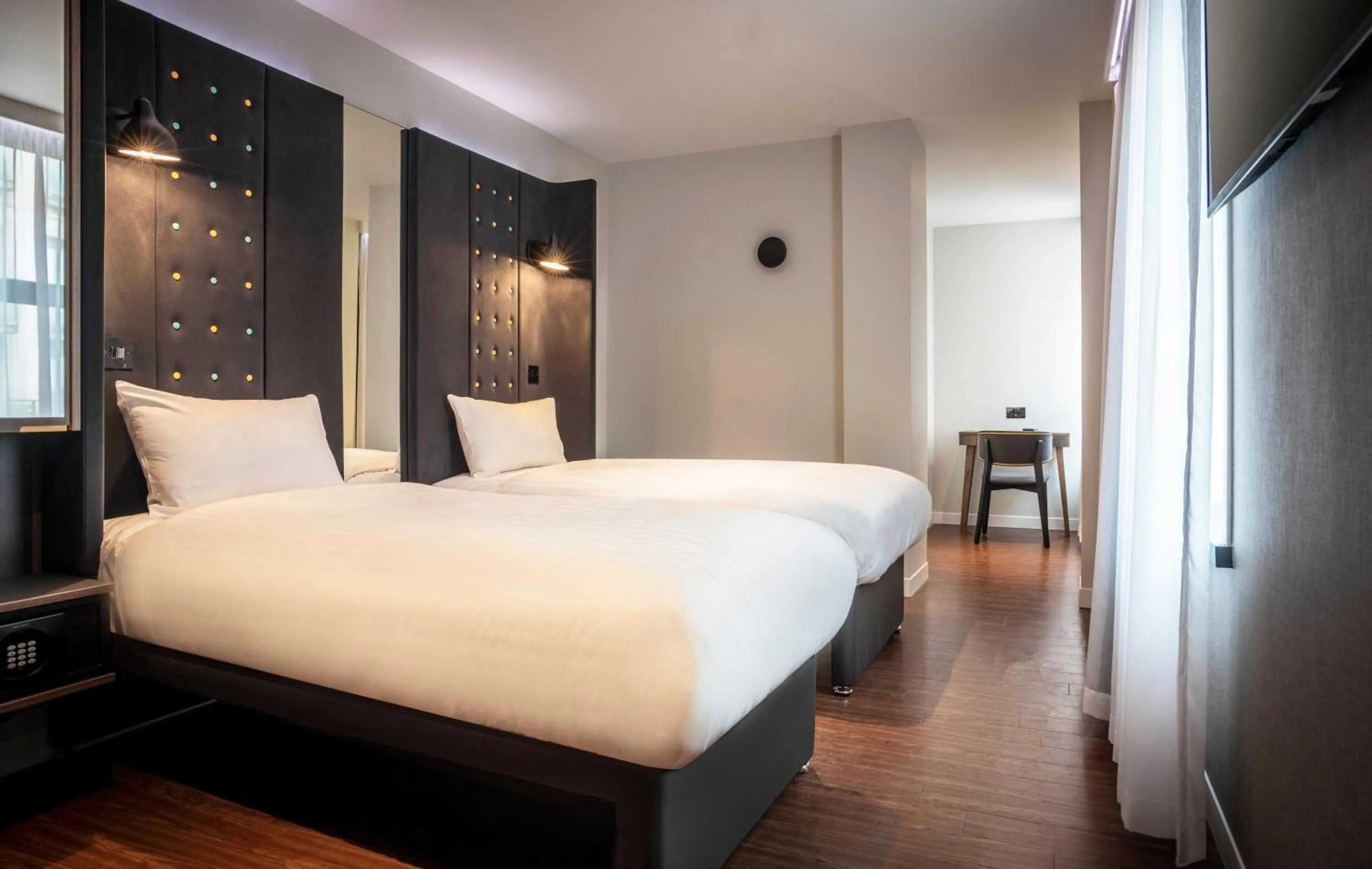 Bedroom, Bed in Point A Hotel London Paddington