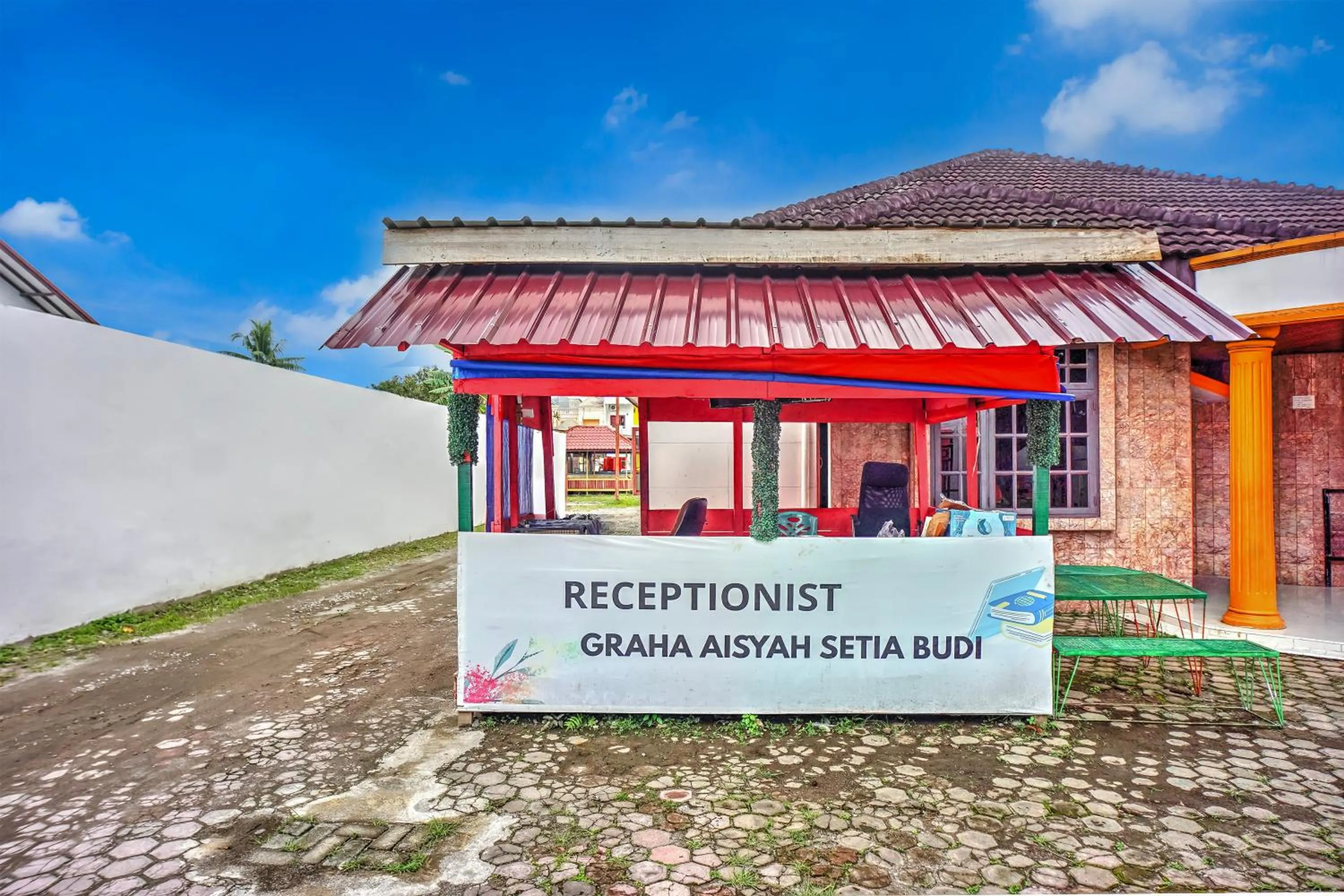 Hotel O near Ring Road City Walks formerly Graha Aisyah