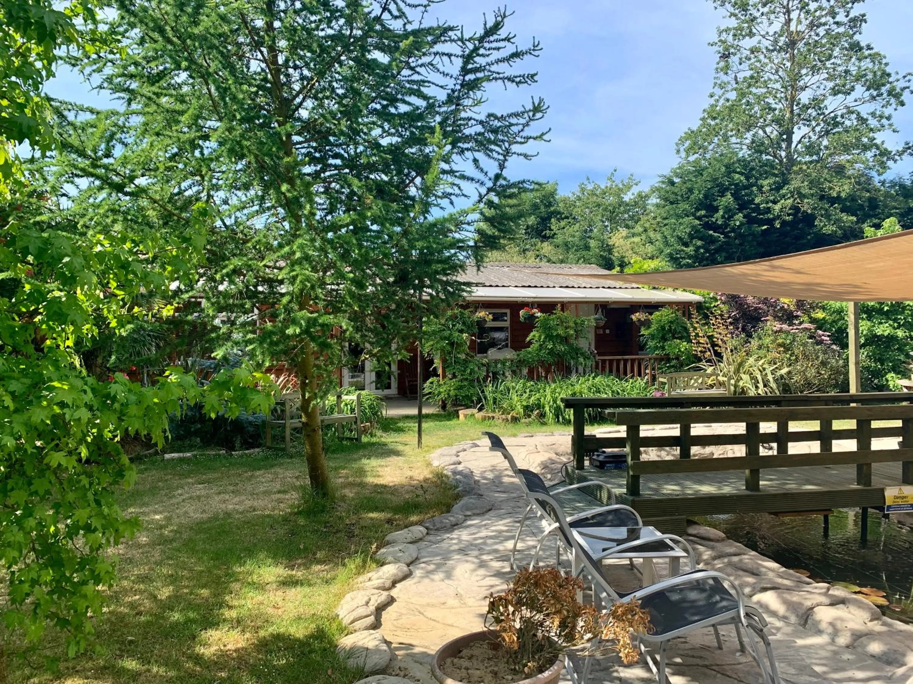 Garden in Woodpaddock Bed & Breakfast