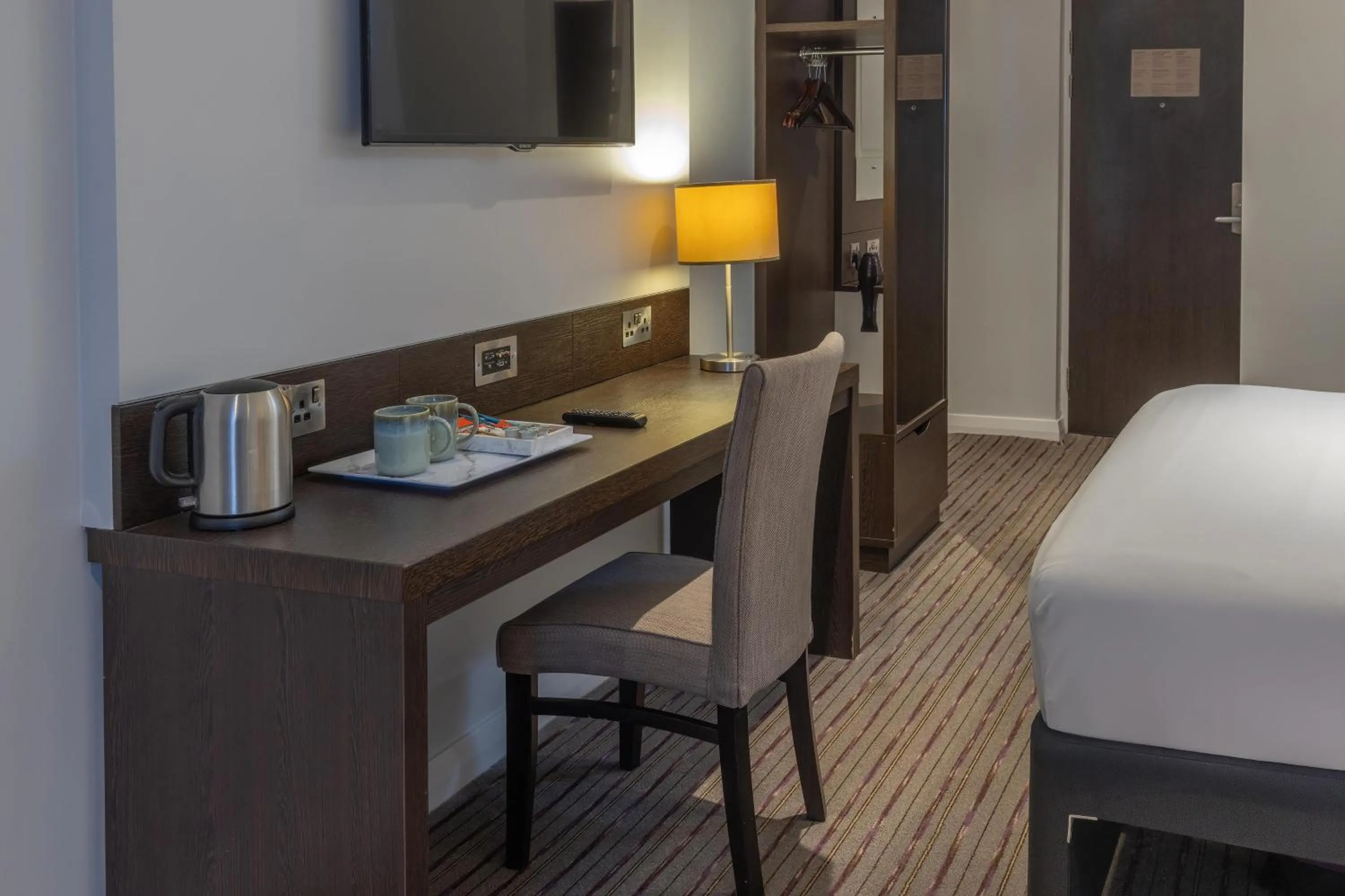 Bedroom, Bed in Best Western Leicester Oadby