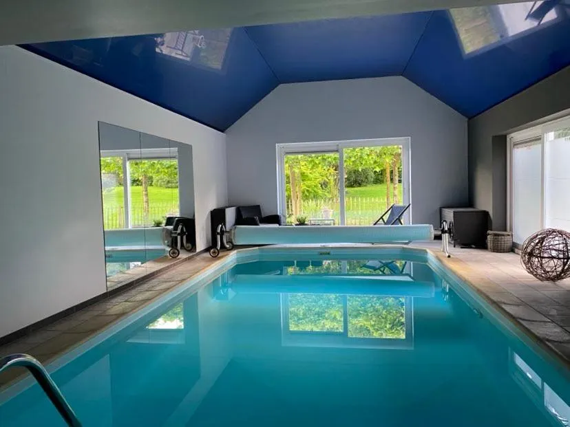 Swimming pool in La Couette de l'Ours