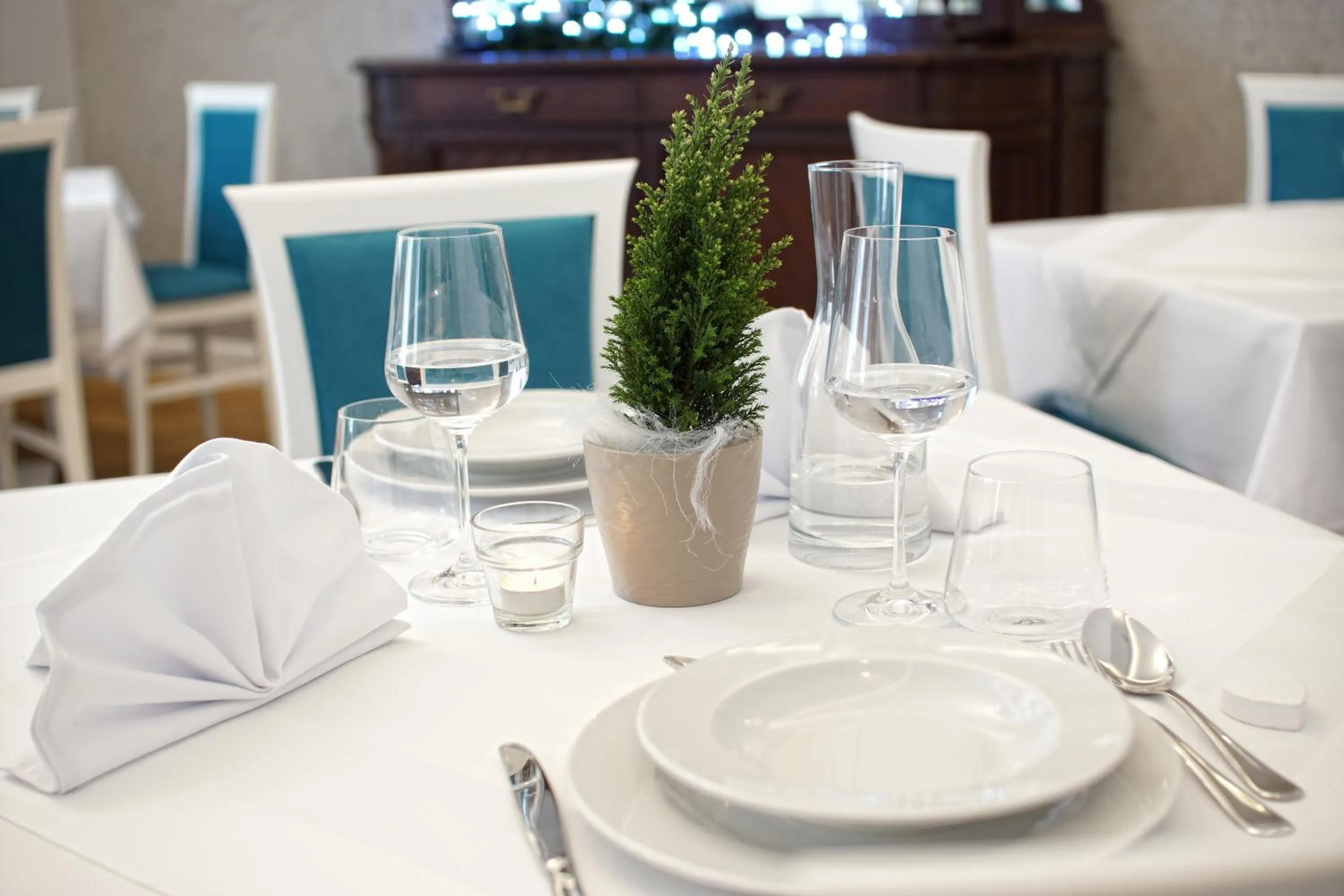 Restaurant/places to eat in Villa La Pierre