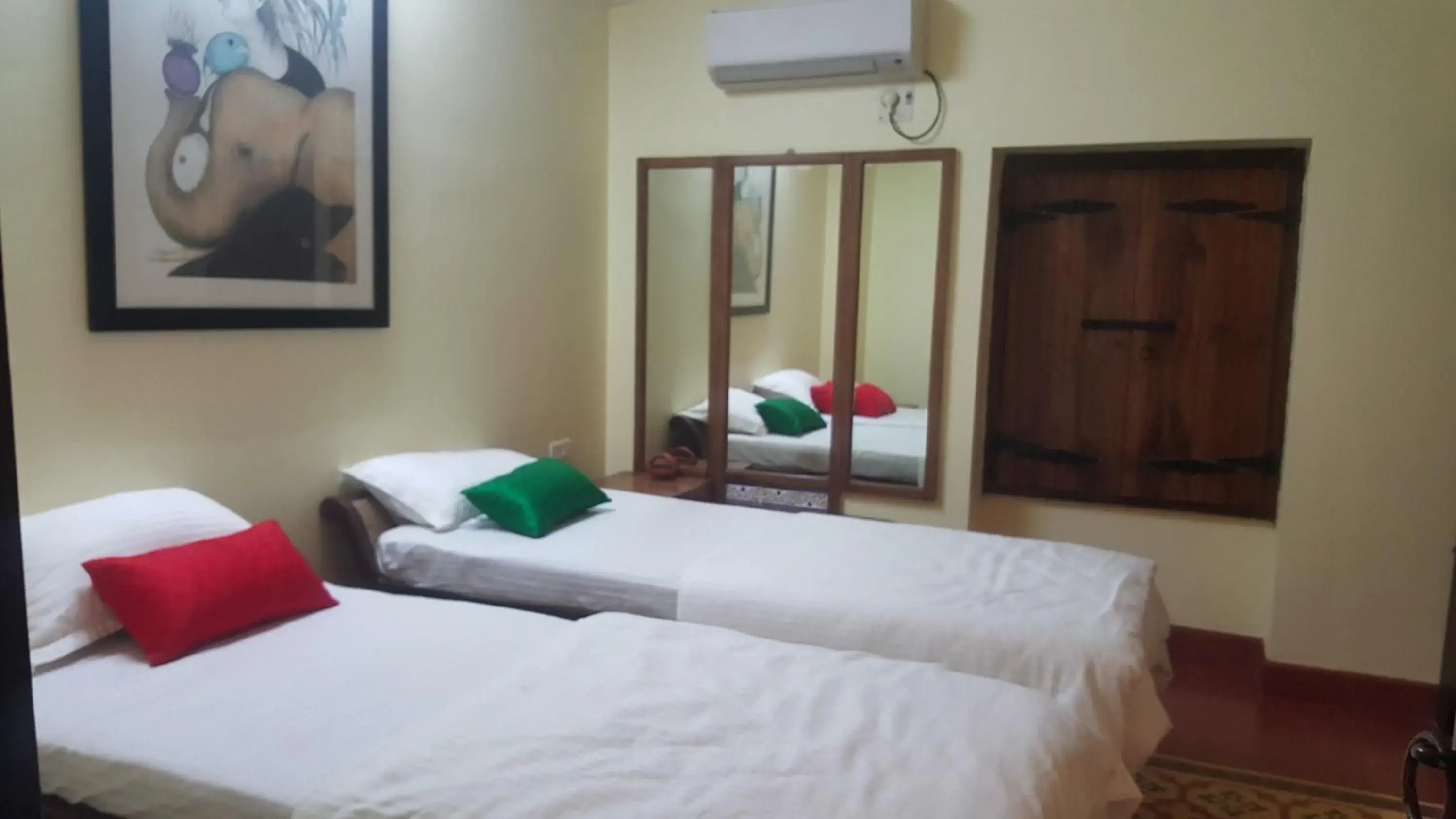 Quarto Prudente in Casa Menezes - A Heritage Goan Homestay Quarto Prudente in Casa Menezes - A Heritage Goan Homestay