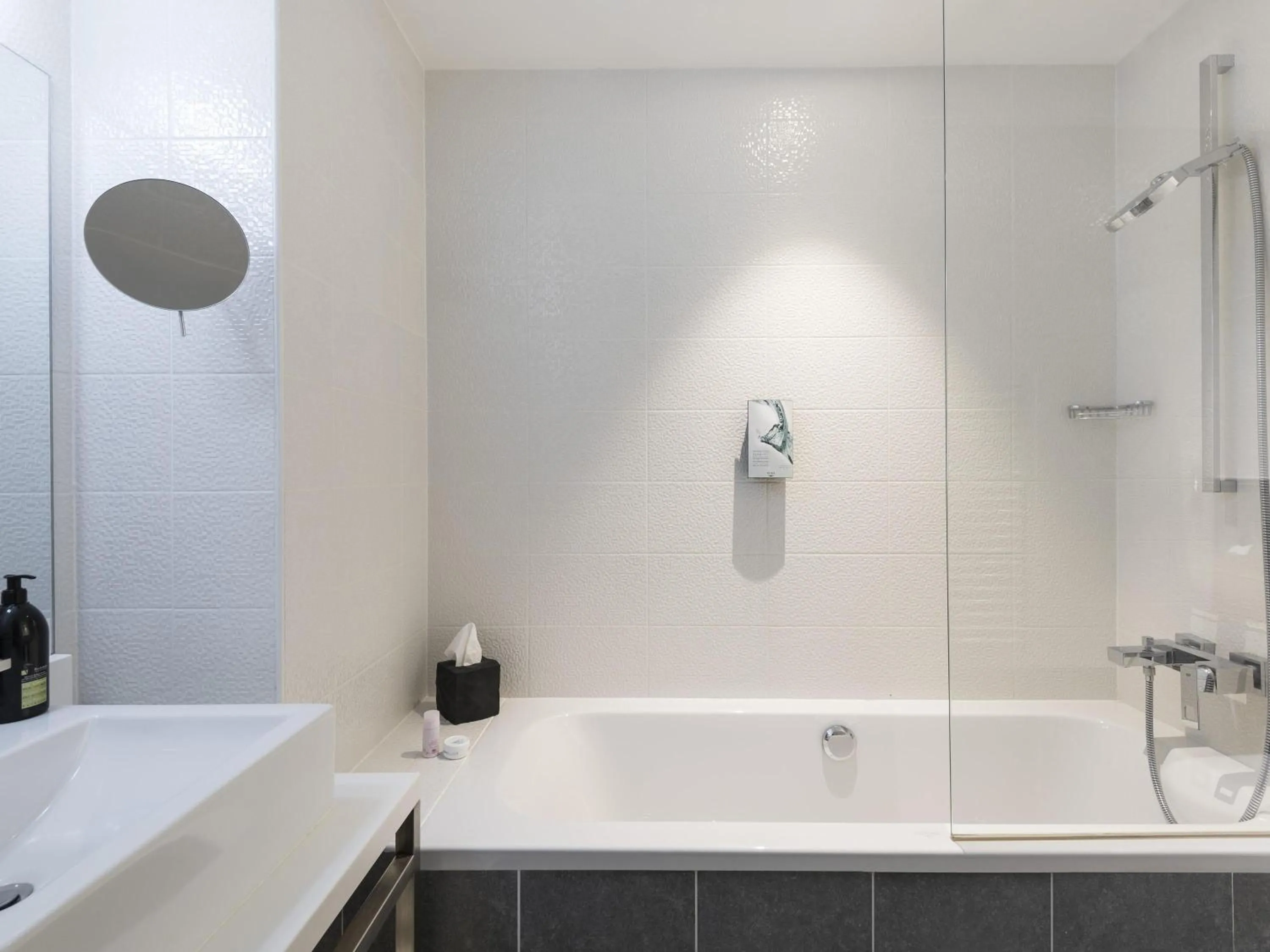 Bedroom in Adagio Paris 19ème Cité de la Musique