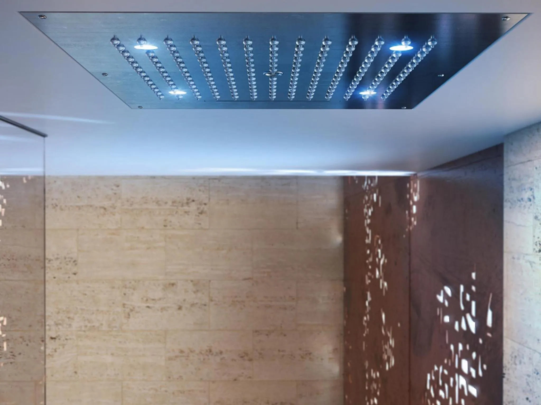 Shower in BQ House COLOSSEUM Luxury Rooms