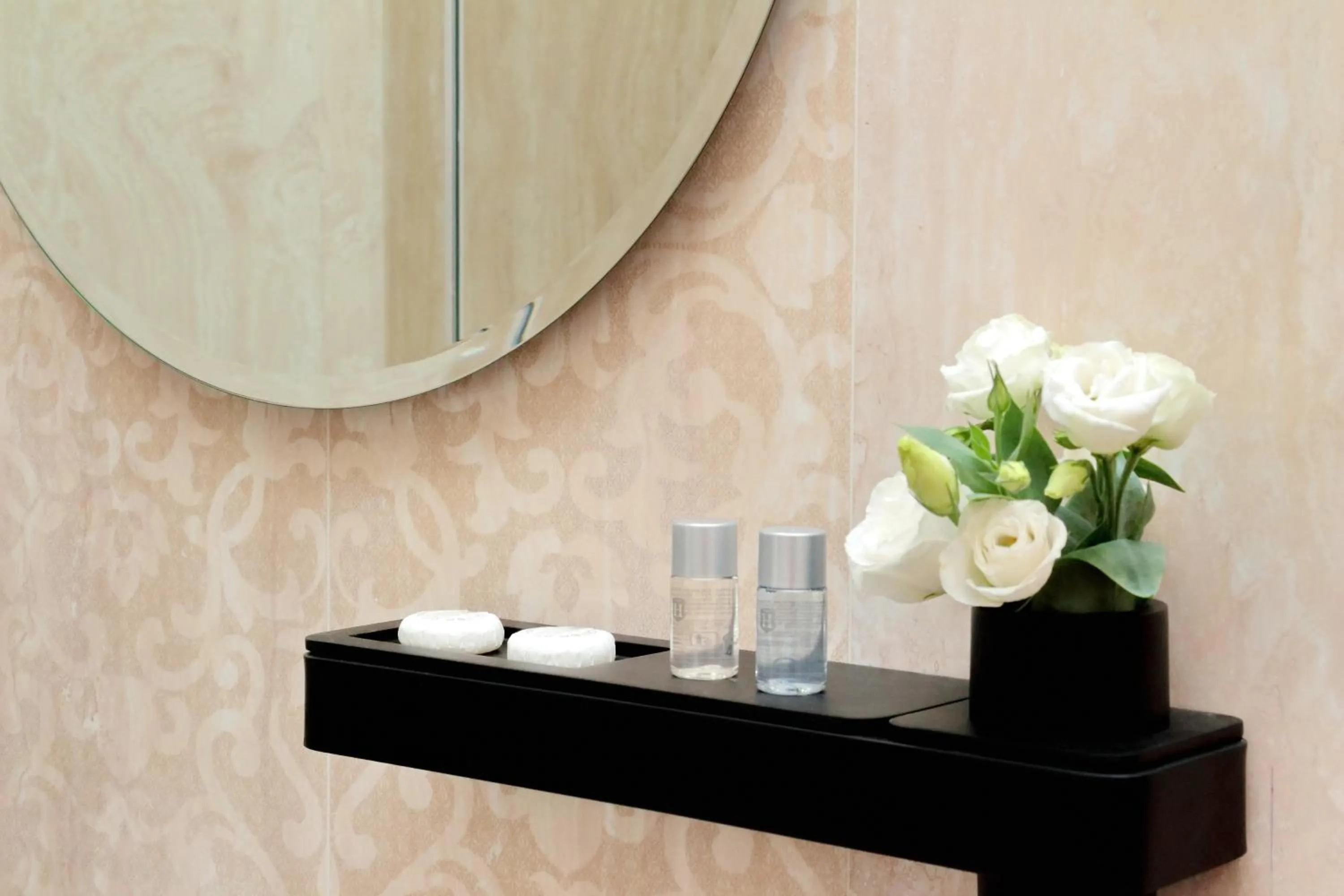 Bathroom in BQ House COLOSSEUM Luxury Rooms