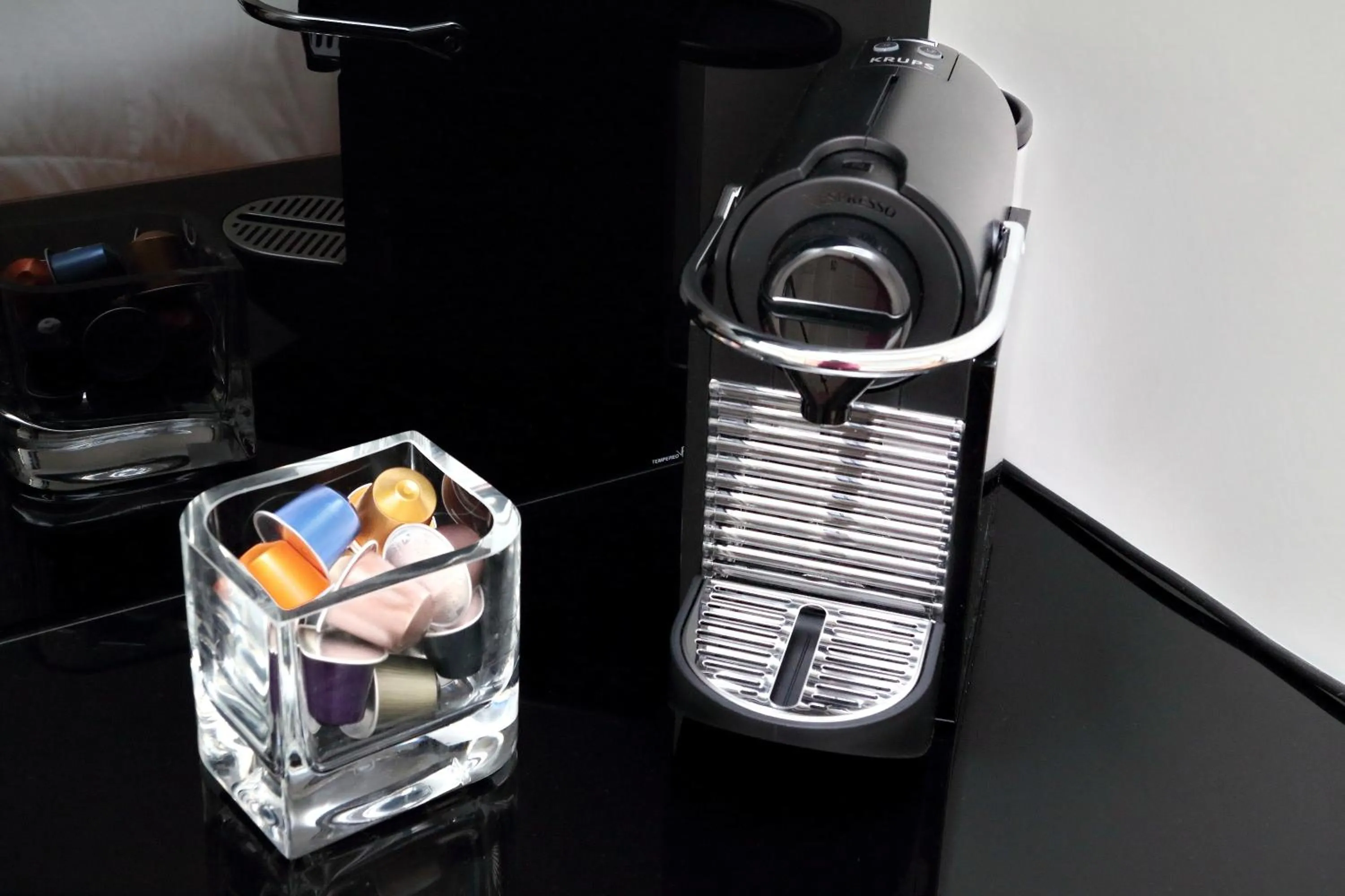 Coffee/tea facilities in BQ House COLOSSEUM Luxury Rooms