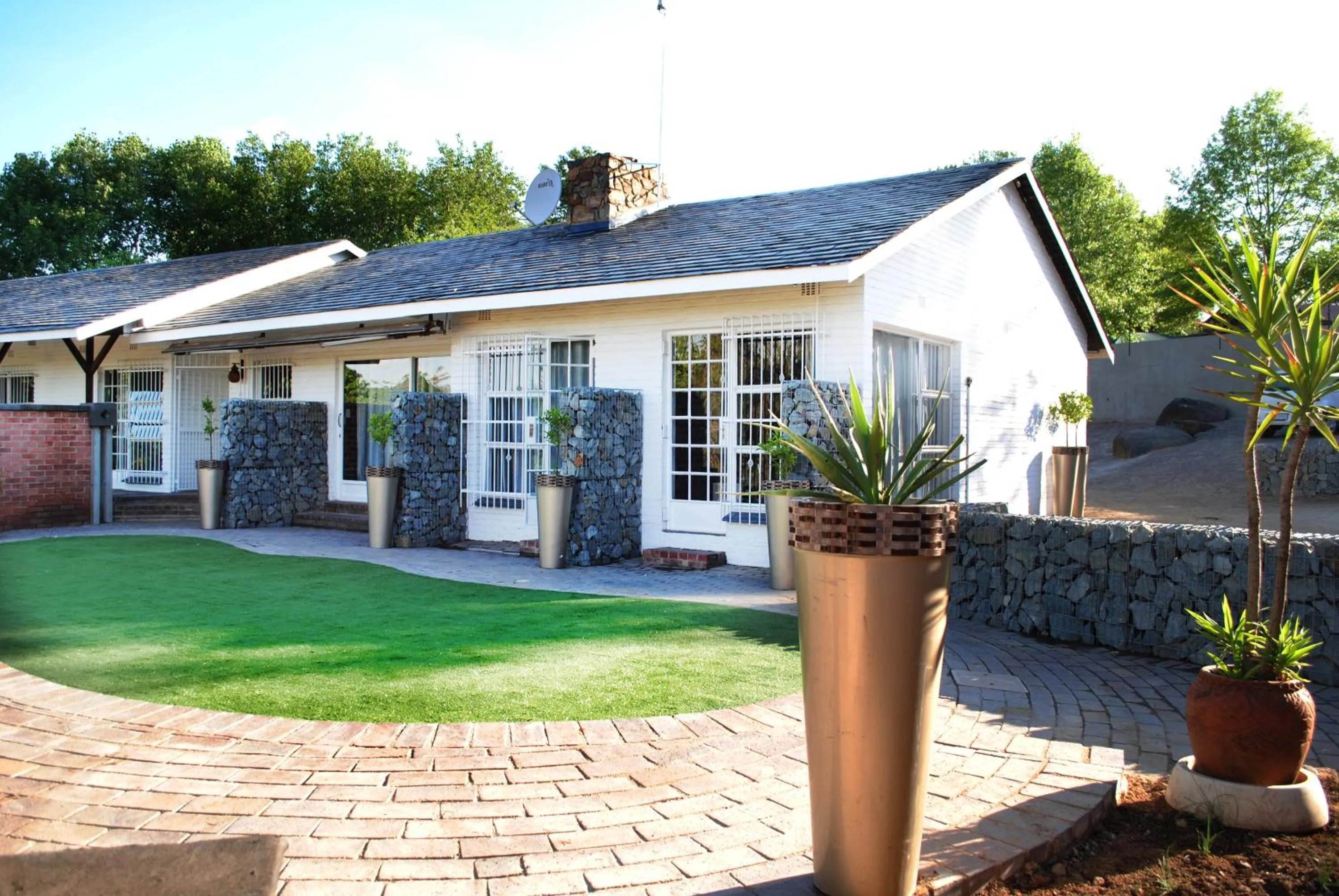 Facade/entrance in B and B Sandton