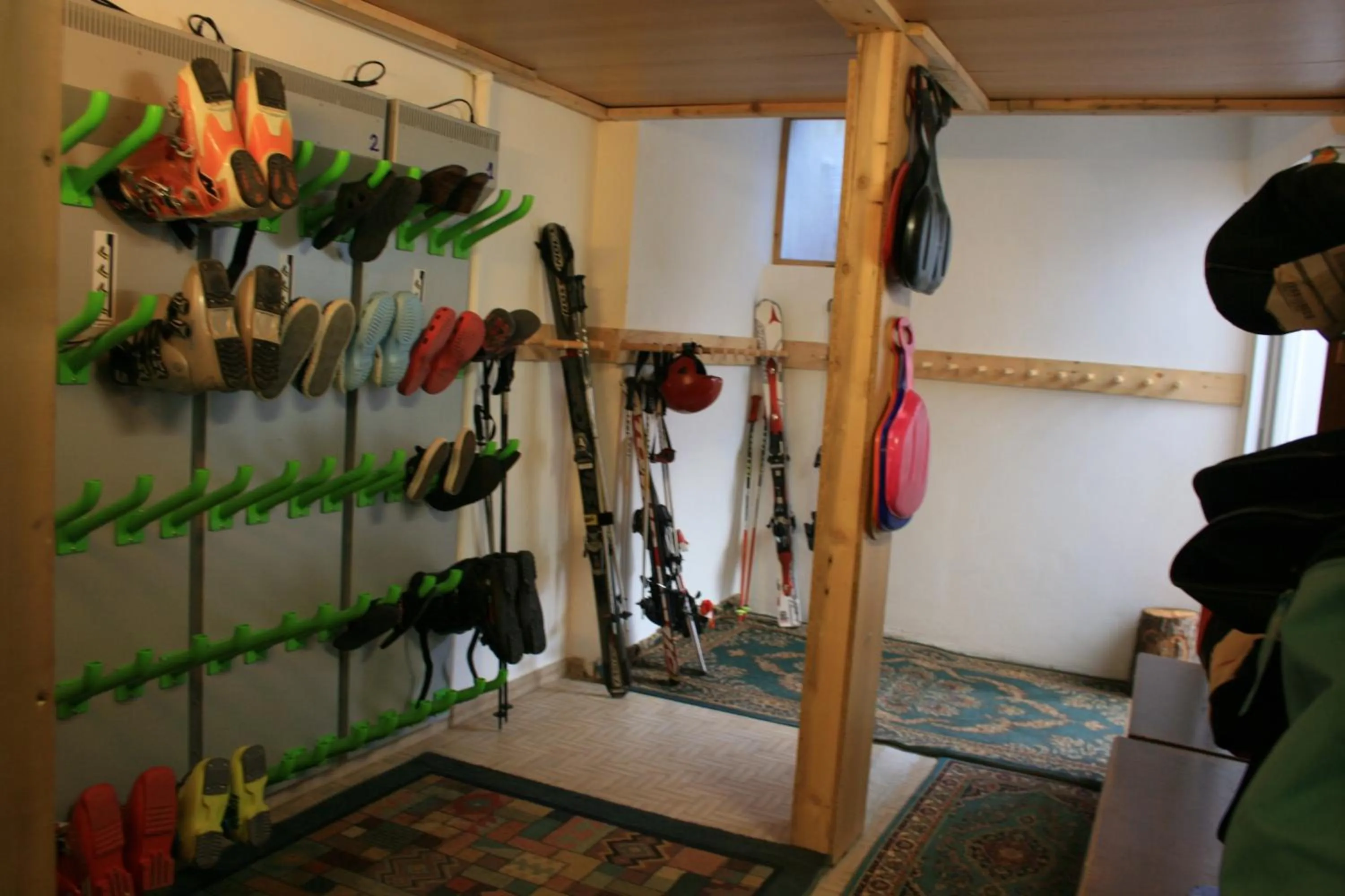 Skiing in Garnì Defrancesco