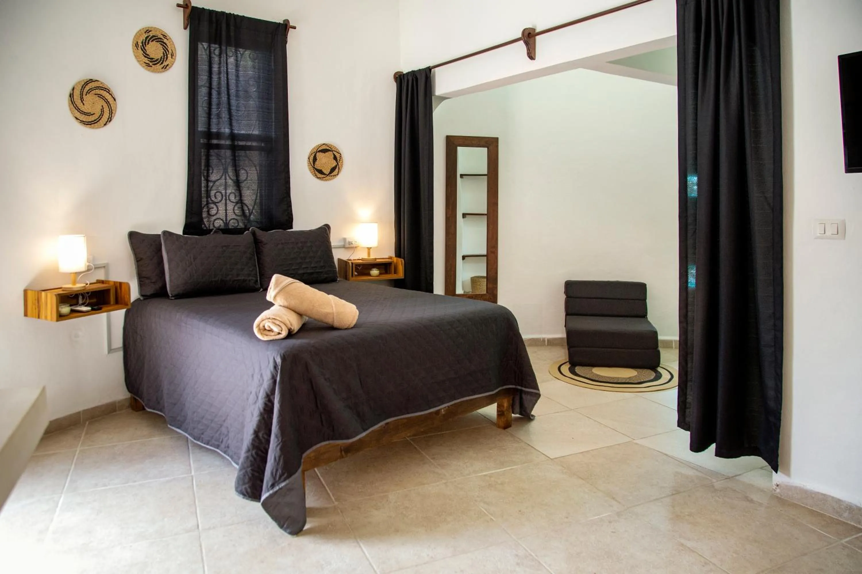 Photo of the whole room, Bed in Sonido del mar Hotel Boutique & Yoga Loft