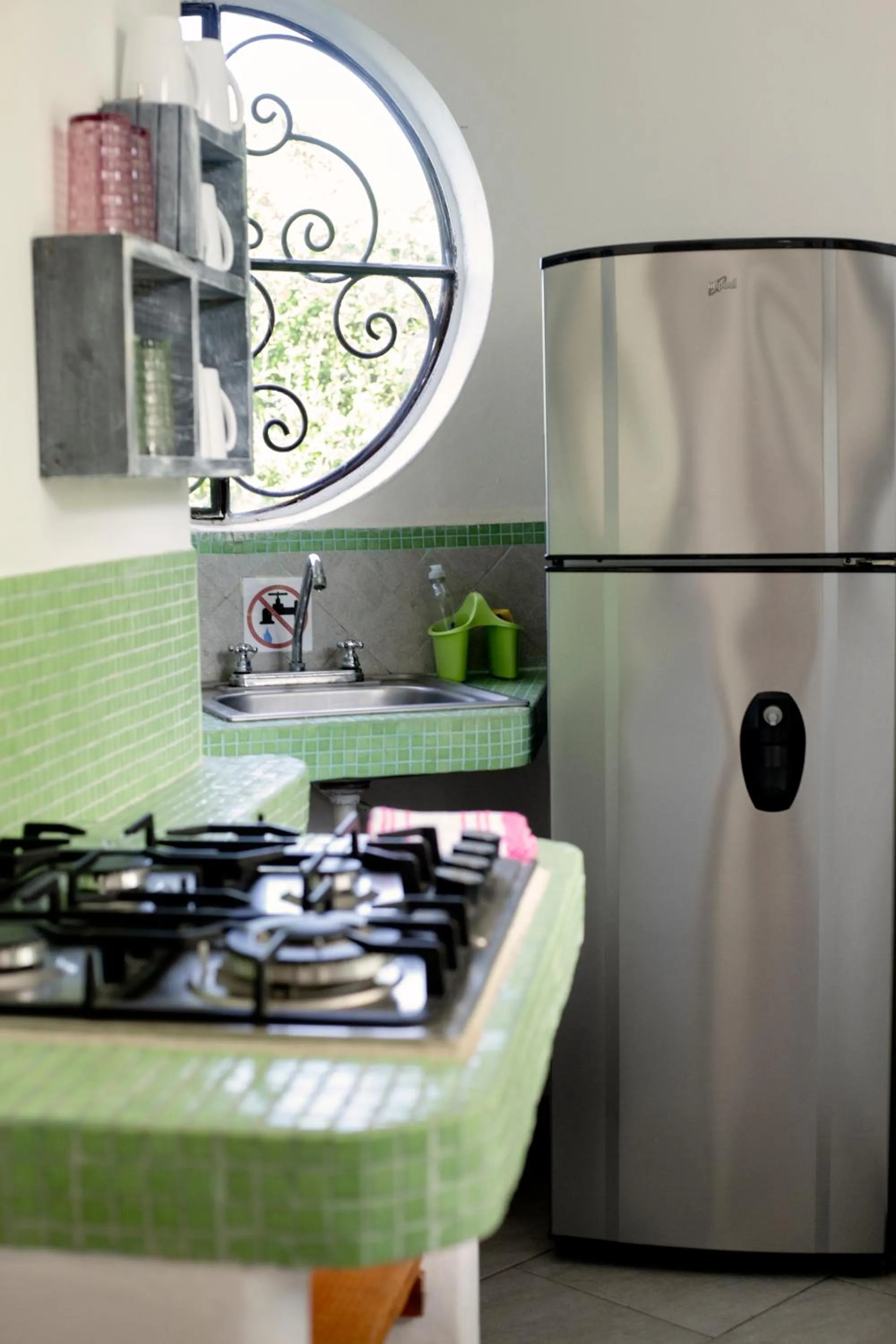 Kitchen or kitchenette in Sonido del mar Hotel Boutique & Yoga Loft