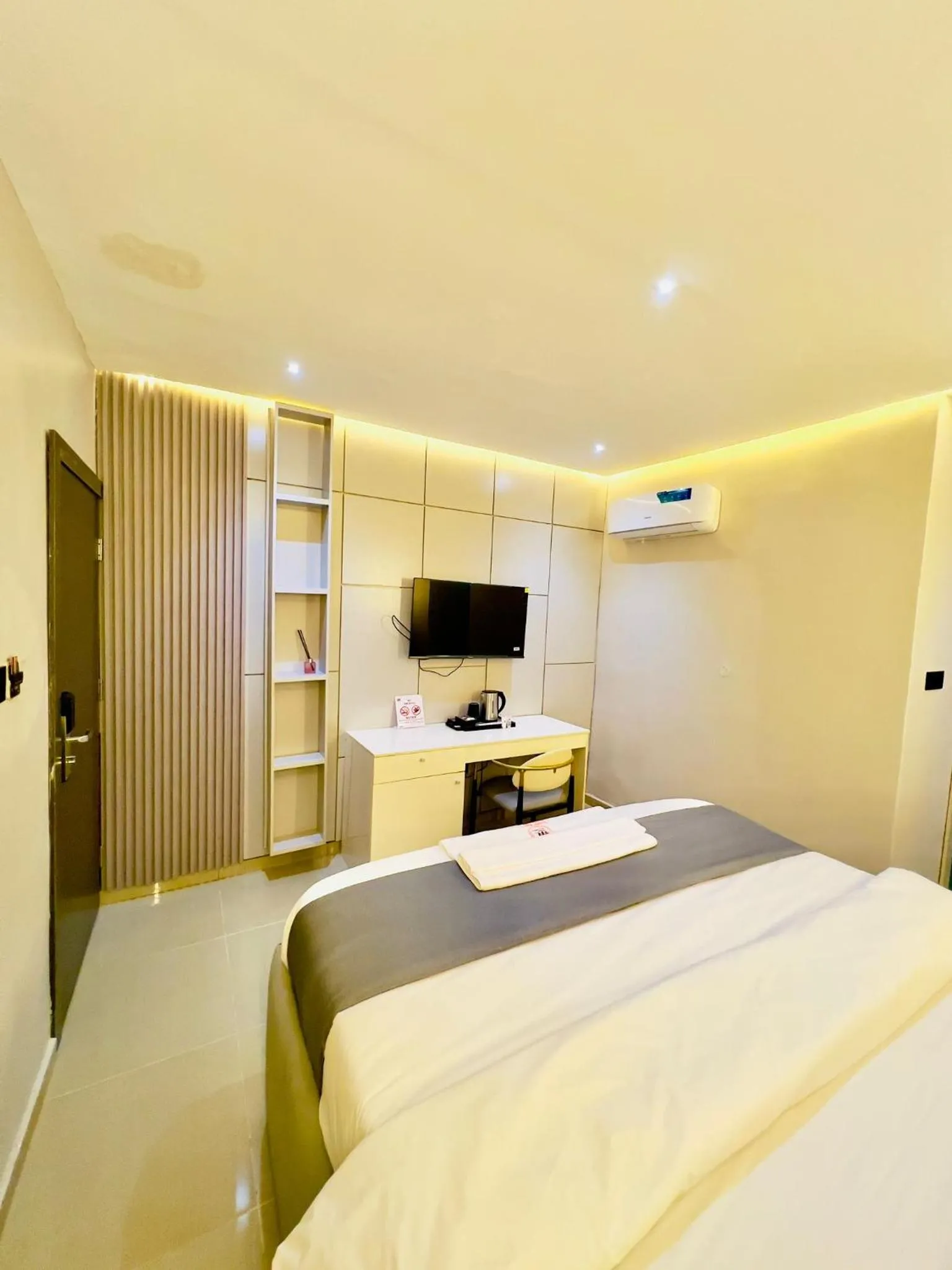 Emiez Apartment and Hotel