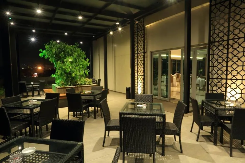 Restaurant/places to eat in Pasar Baru Square Hotel Bandung