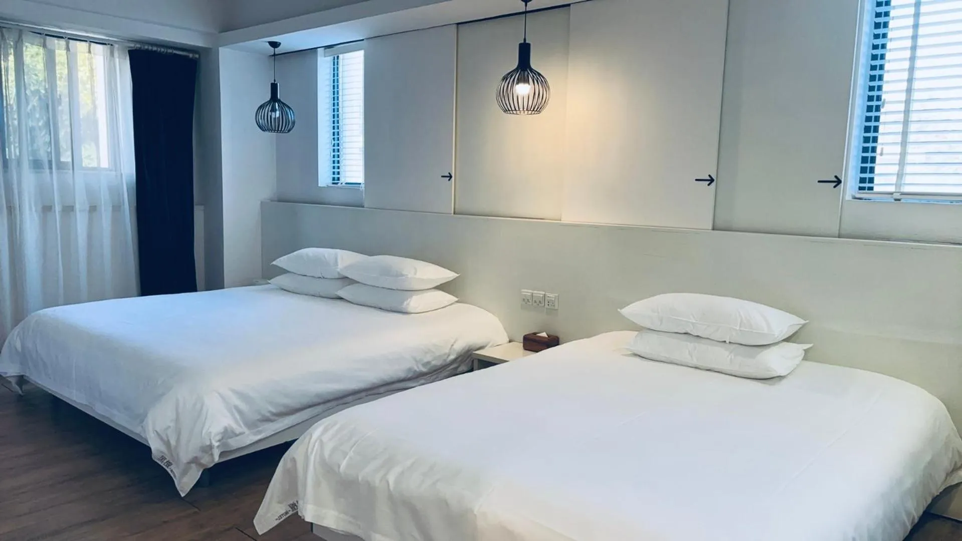 Bedroom, Bed in Xiamen Gulangyu Heitan Hotel