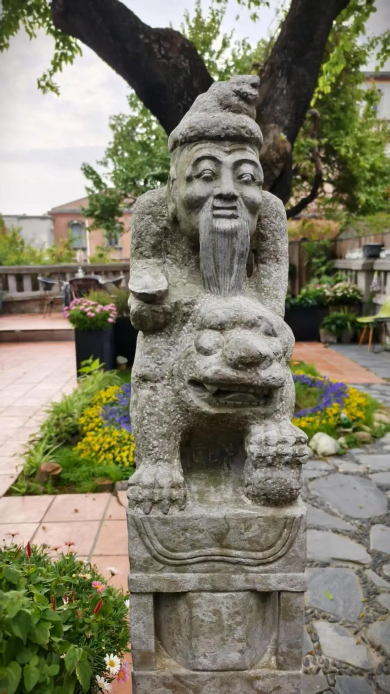 Garden view in Xiamen Gulangyu Heitan Hotel Garden view in Xiamen Gulangyu Heitan Hotel