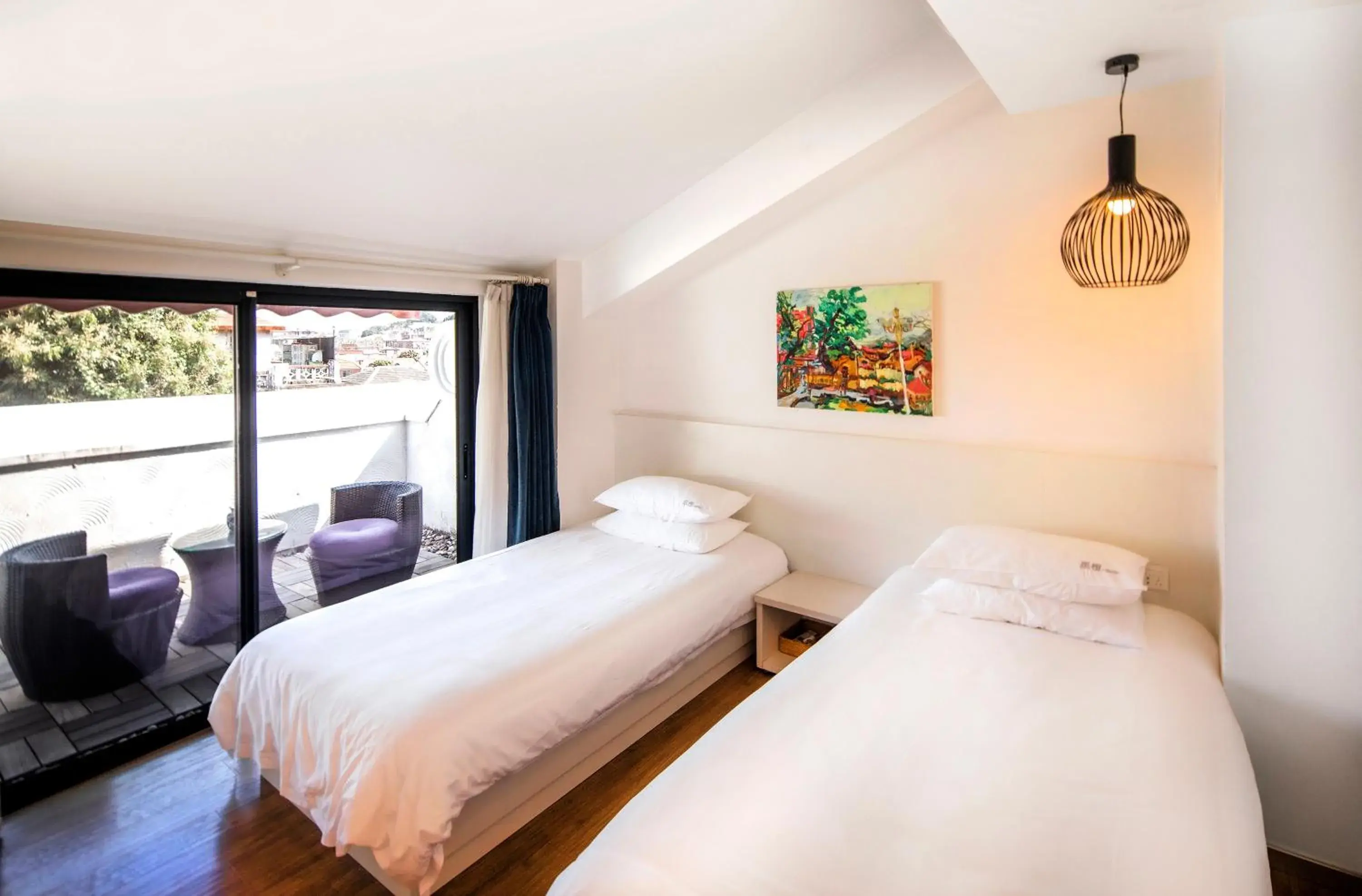 Twin Room with Sunlight Rock View in Xiamen Gulangyu Heitan Hotel Twin Room with Sunlight Rock View in Xiamen Gulangyu Heitan Hotel