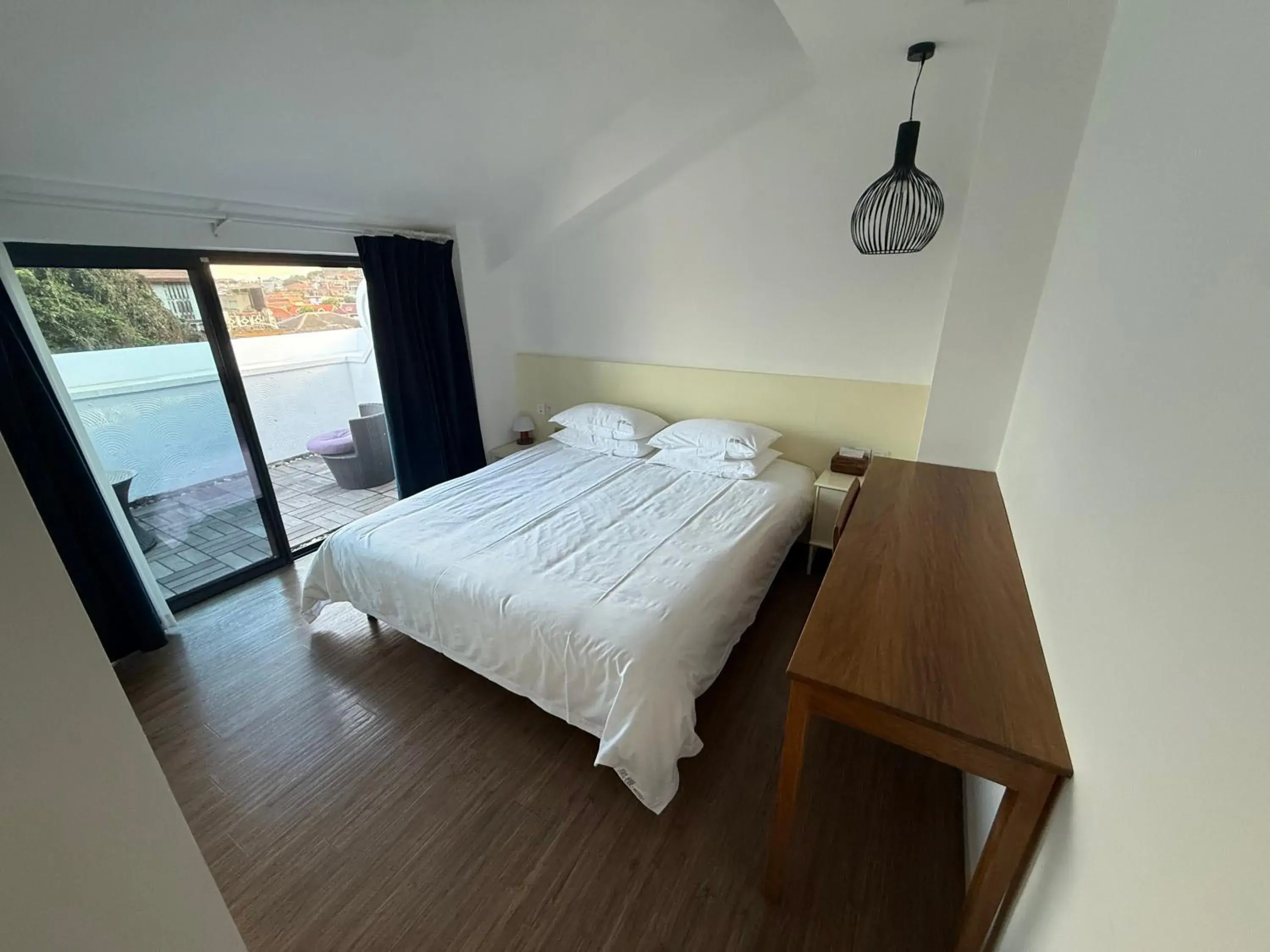 Bed in Xiamen Gulangyu Heitan Hotel Bed in Xiamen Gulangyu Heitan Hotel