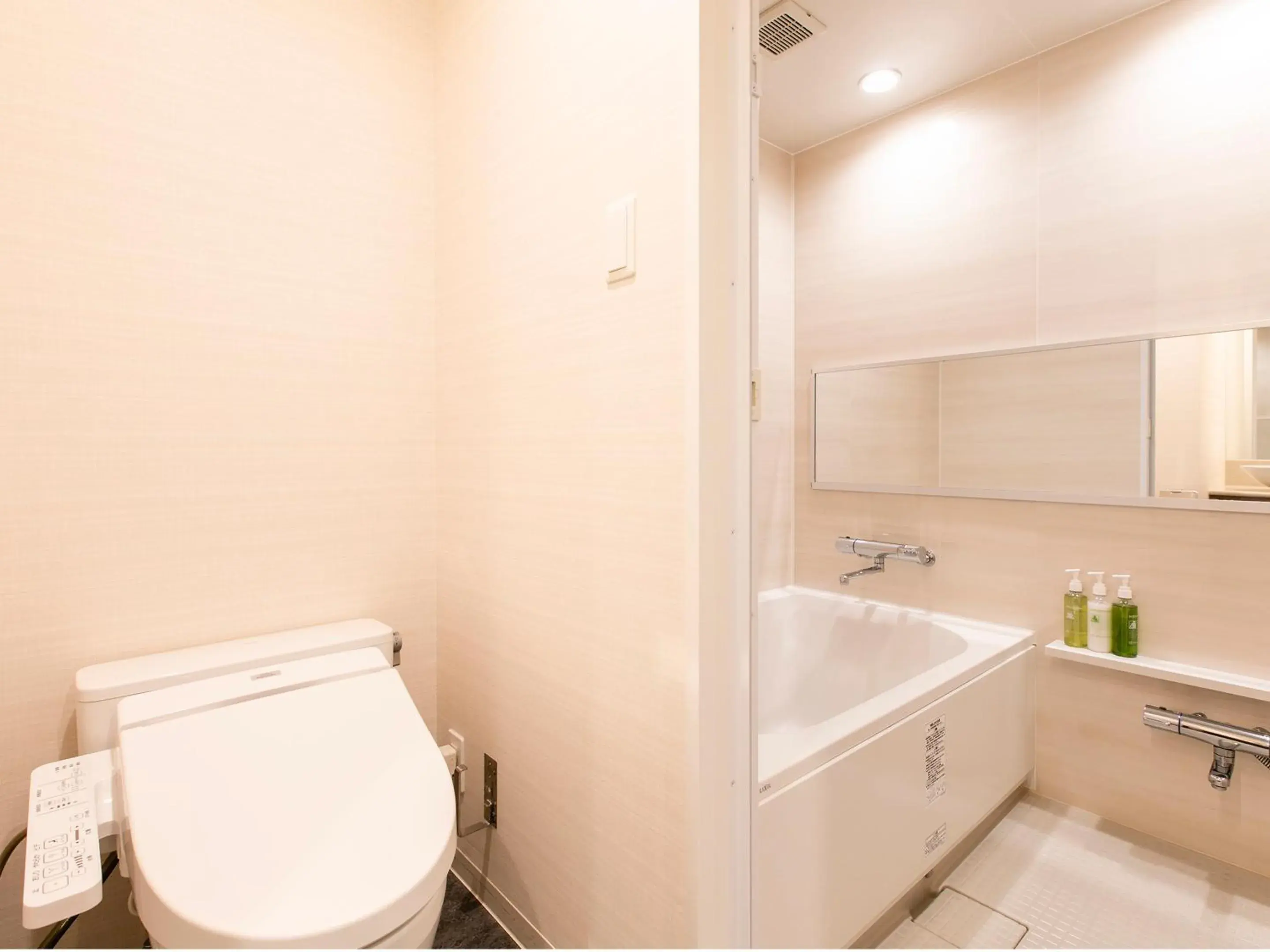 Standard Twin Room - single occupancy - Non-Smoking in Hotel Gracery Naha Standard Twin Room - single occupancy - Non-Smoking in Hotel Gracery Naha