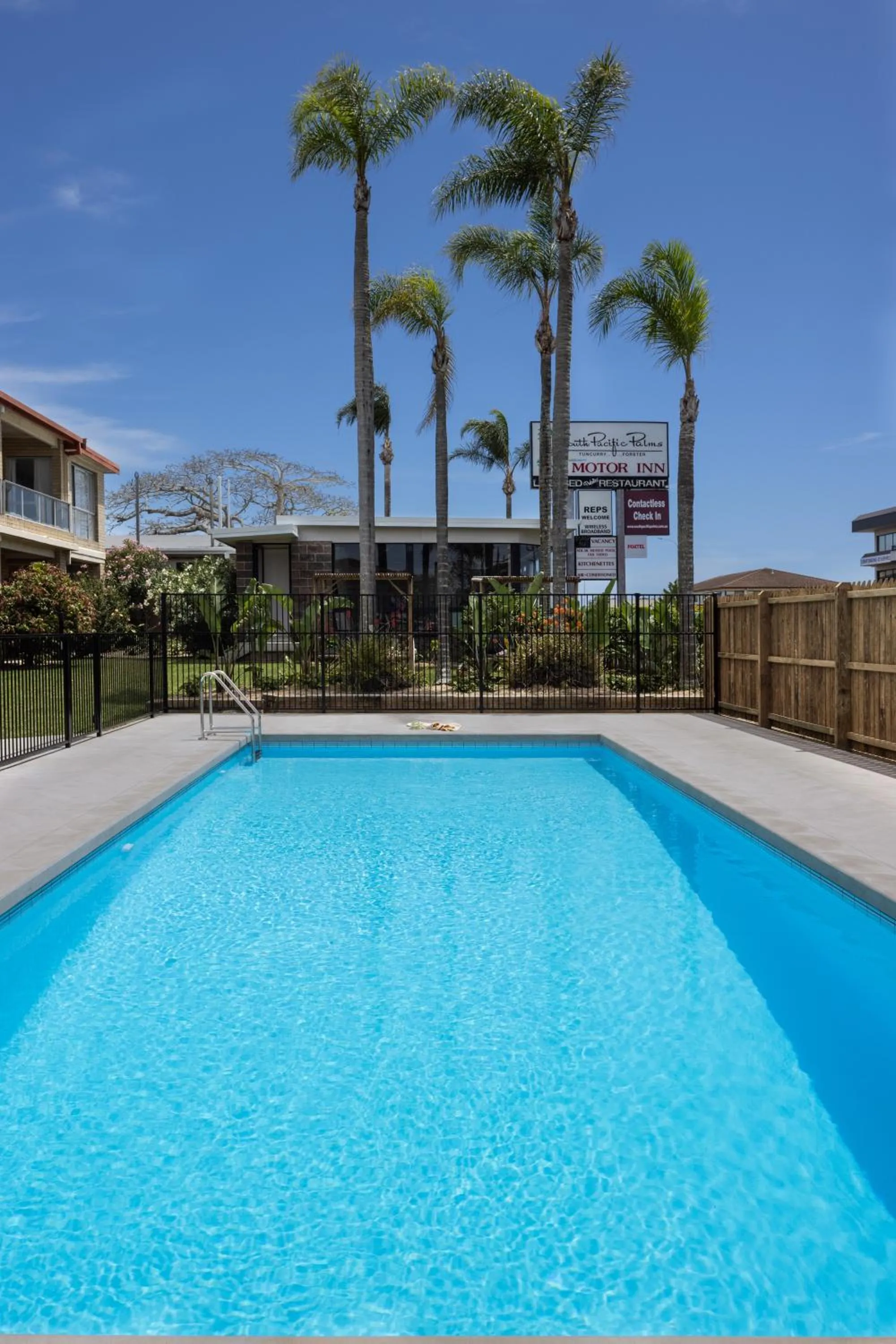 South Pacific Palms Motor Inn