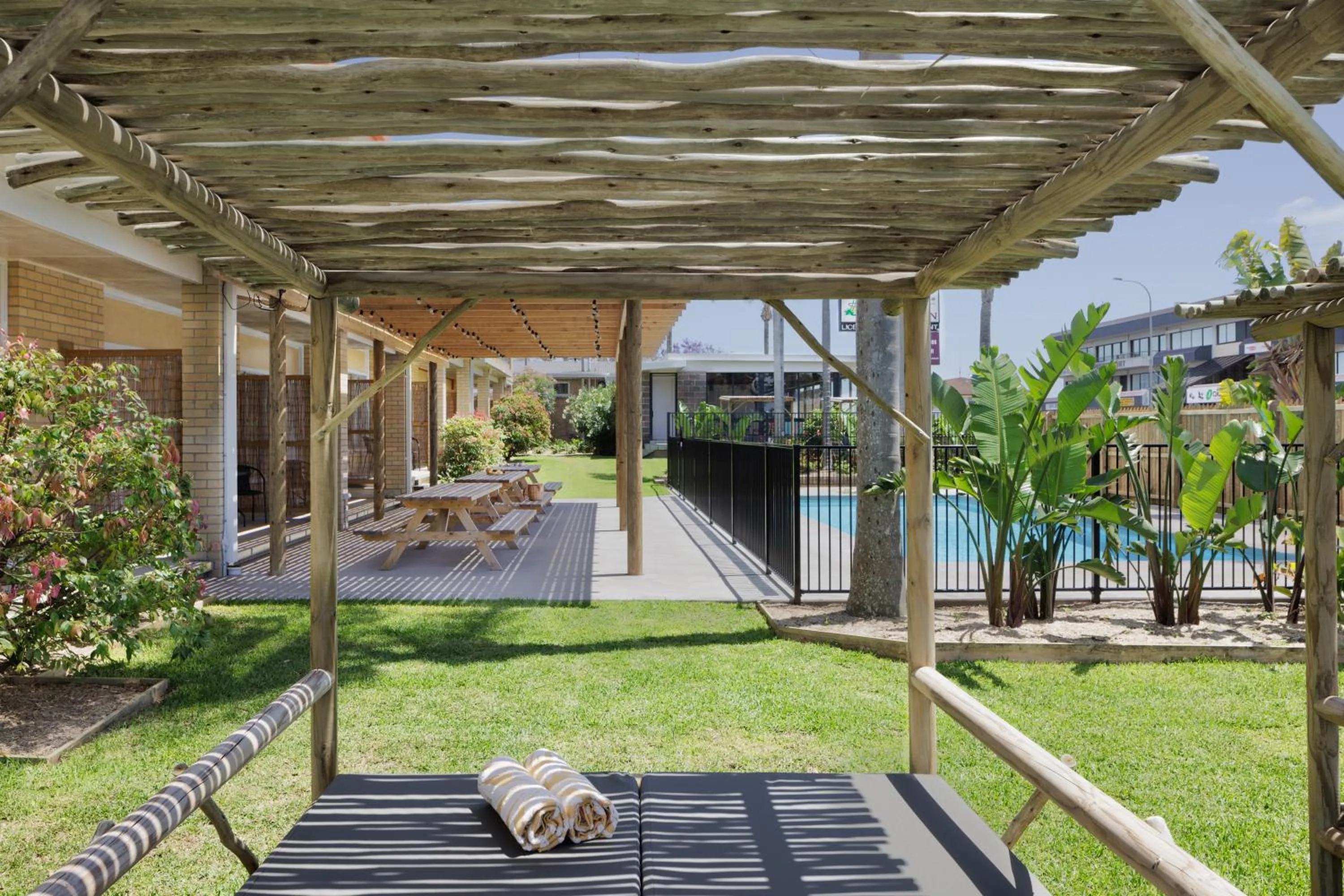 South Pacific Palms Motor Inn