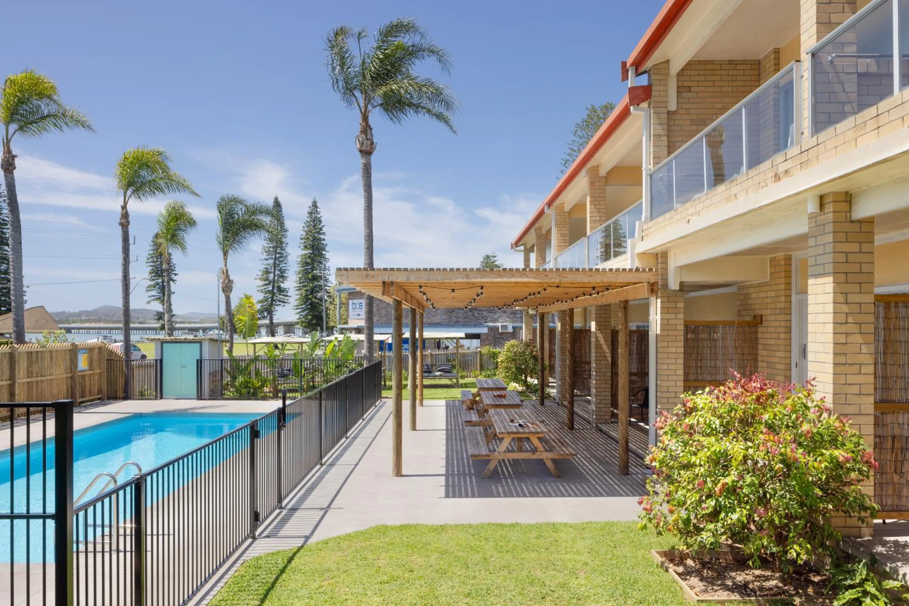 South Pacific Palms Motor Inn