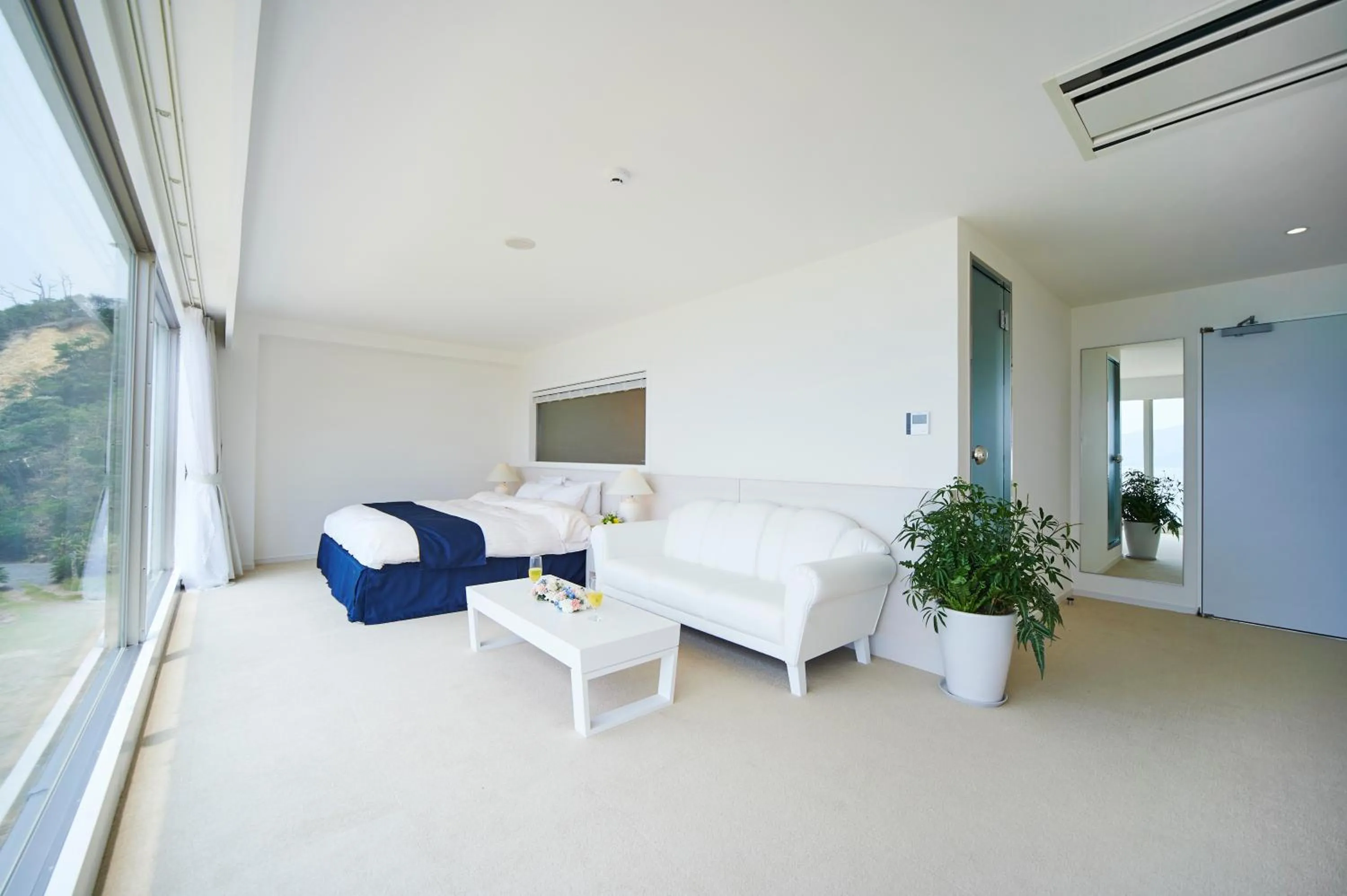 Photo of the whole room in Hotel The Scene