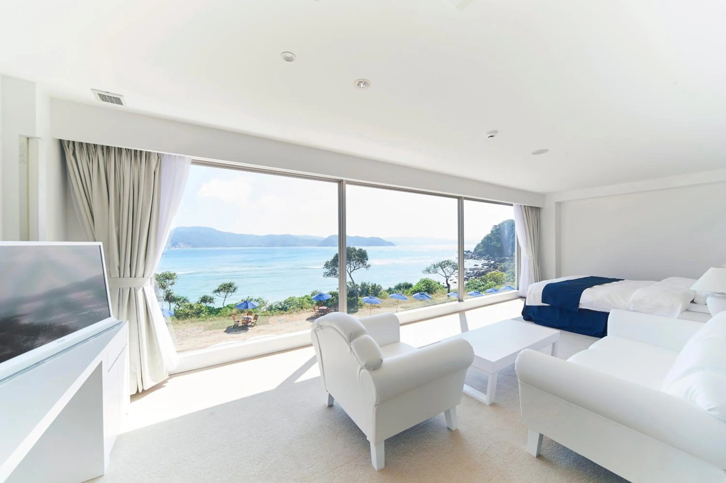 Day, Bed in Hotel The Scene